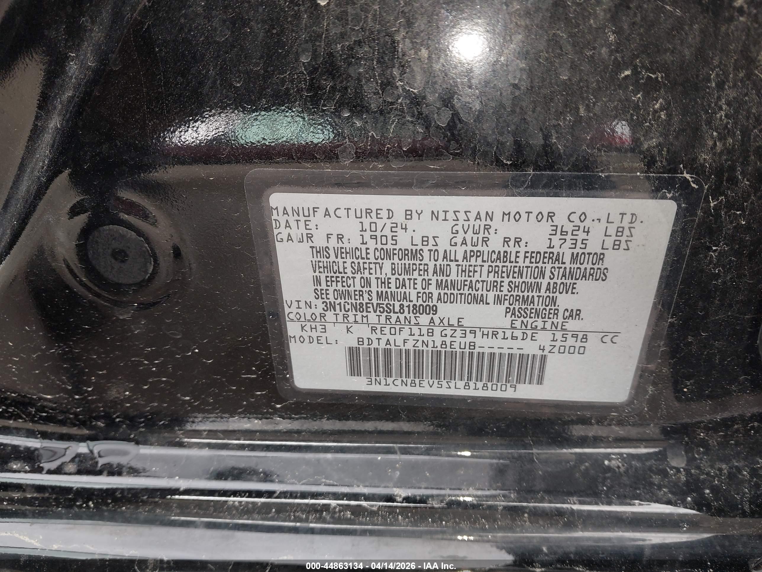 NISSAN VERSA image 9