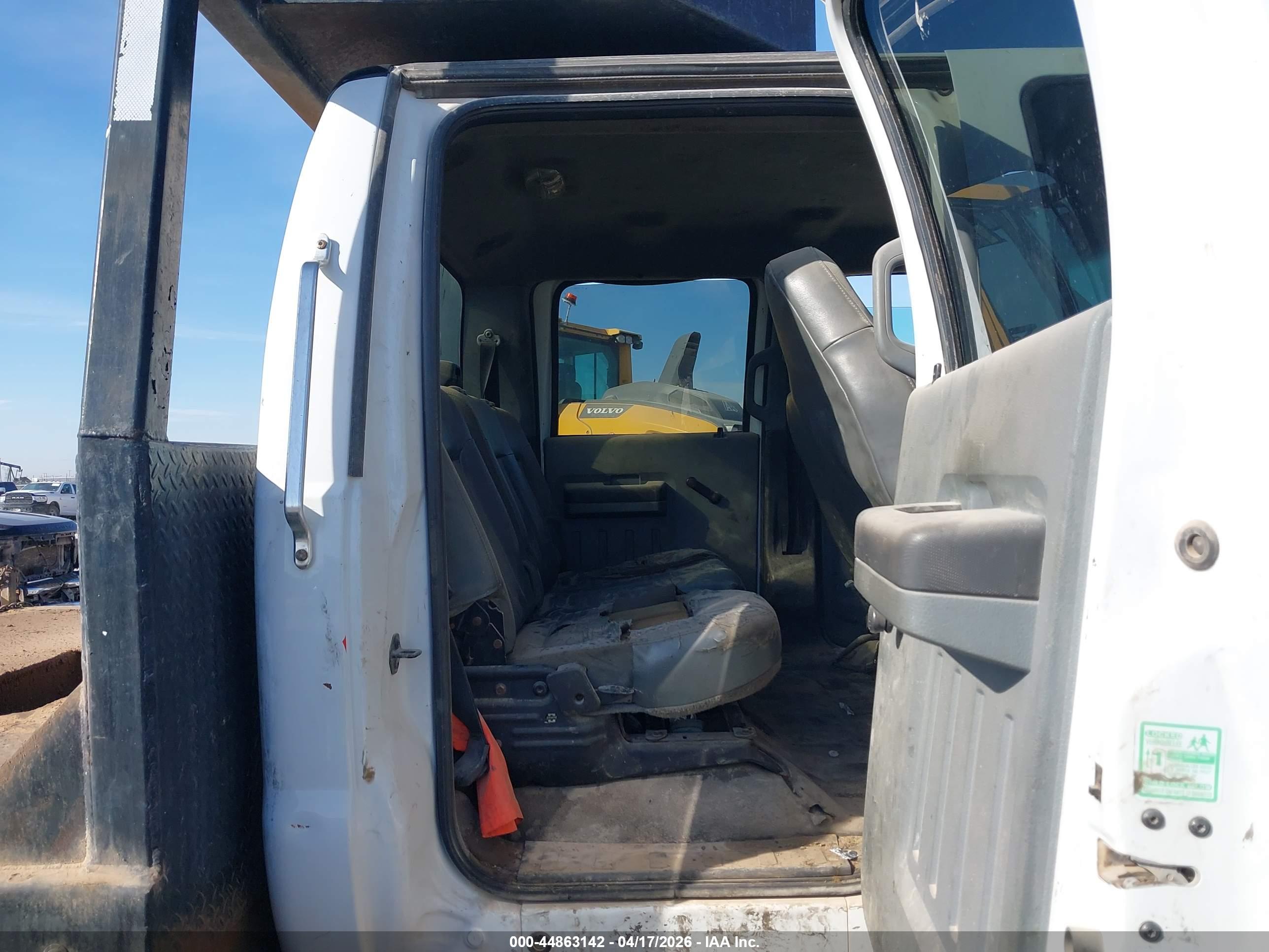 FORD F-650 image 7