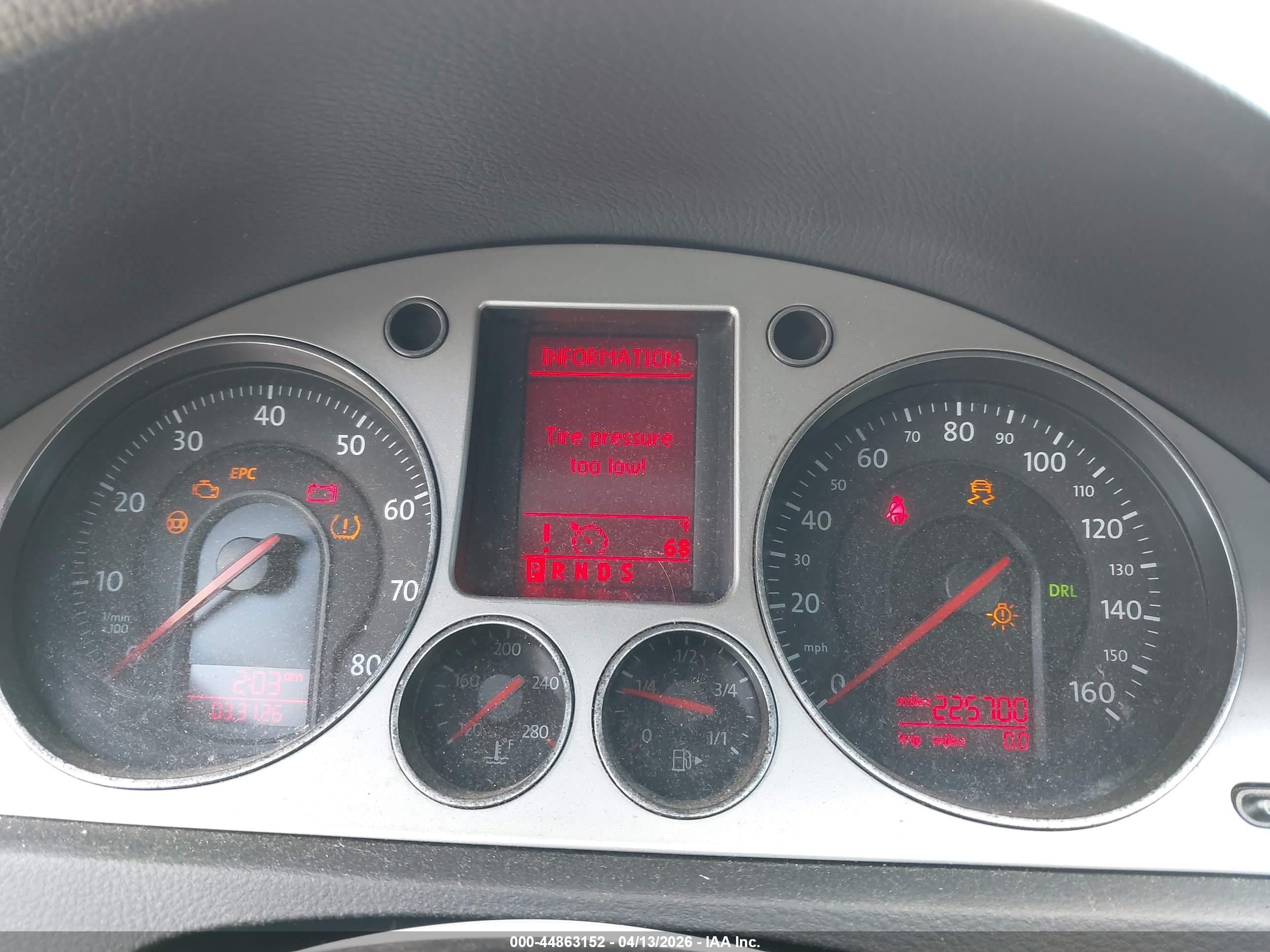 VOLKSWAGEN PASSAT image 7