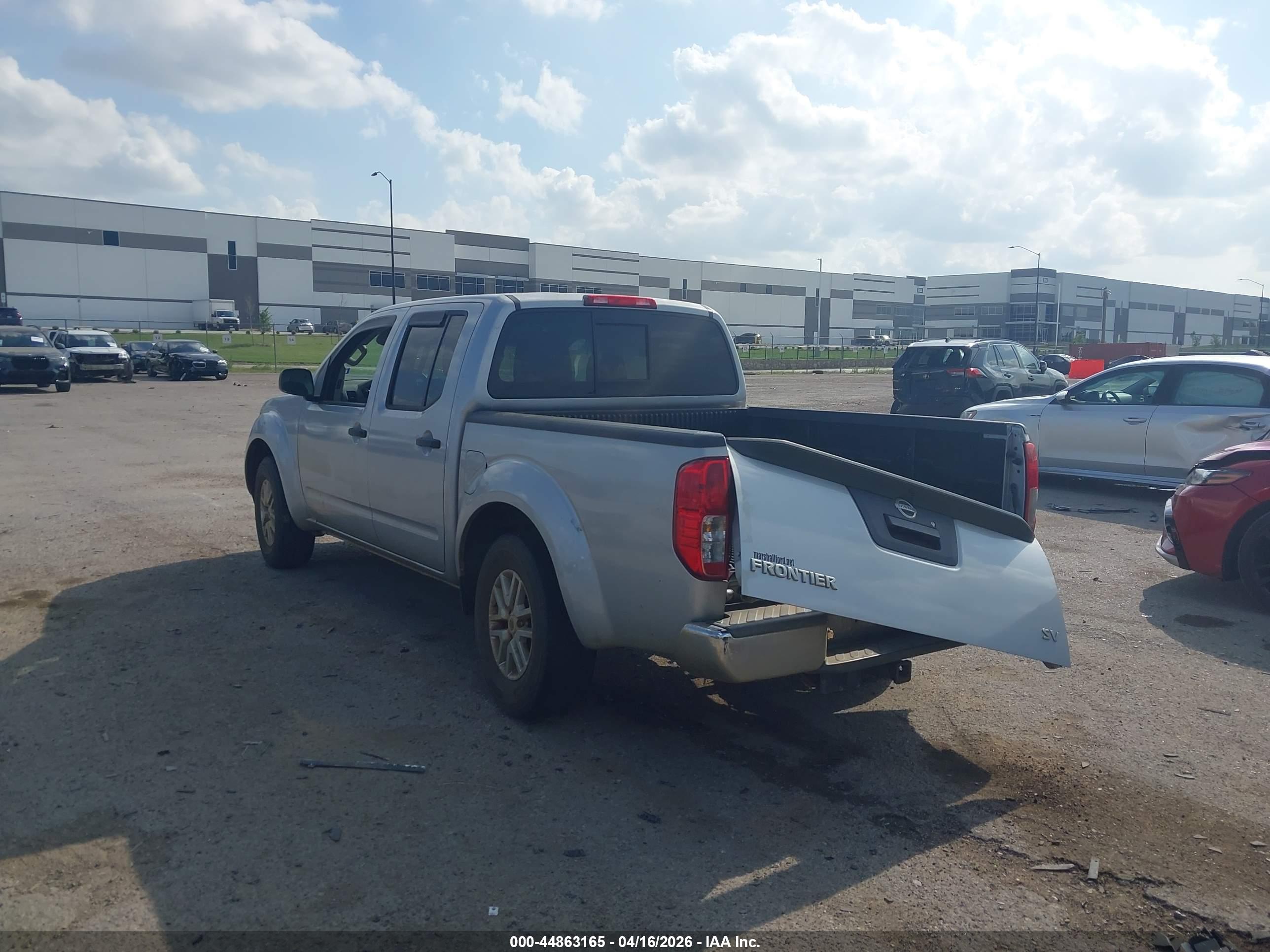 NISSAN FRONTIER image 3
