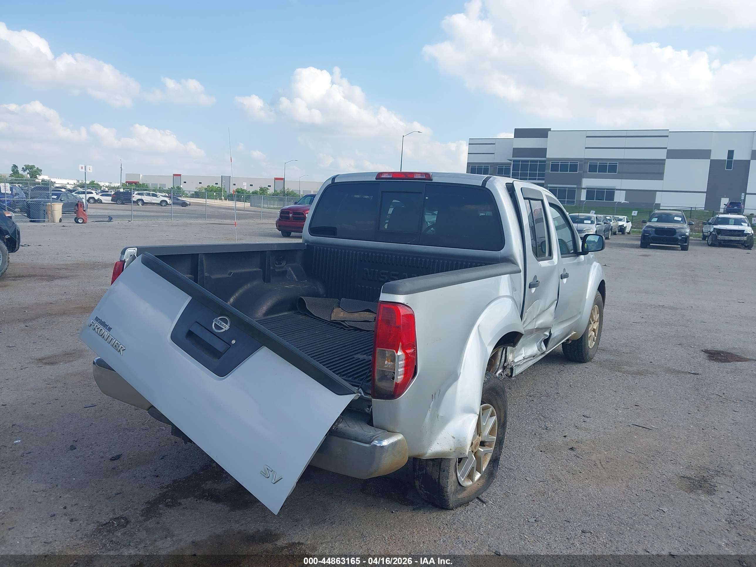 NISSAN FRONTIER image 4