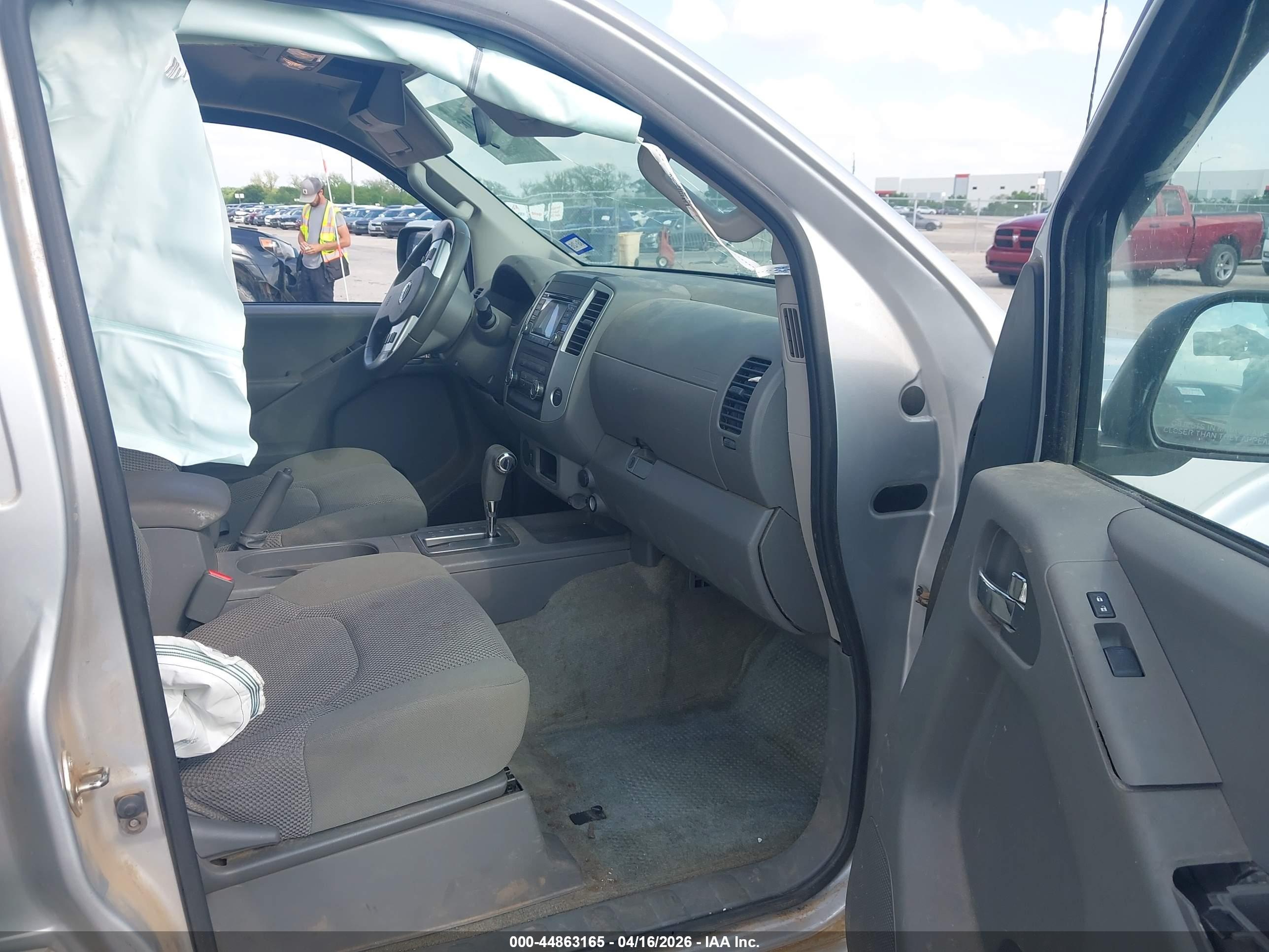NISSAN FRONTIER image 5