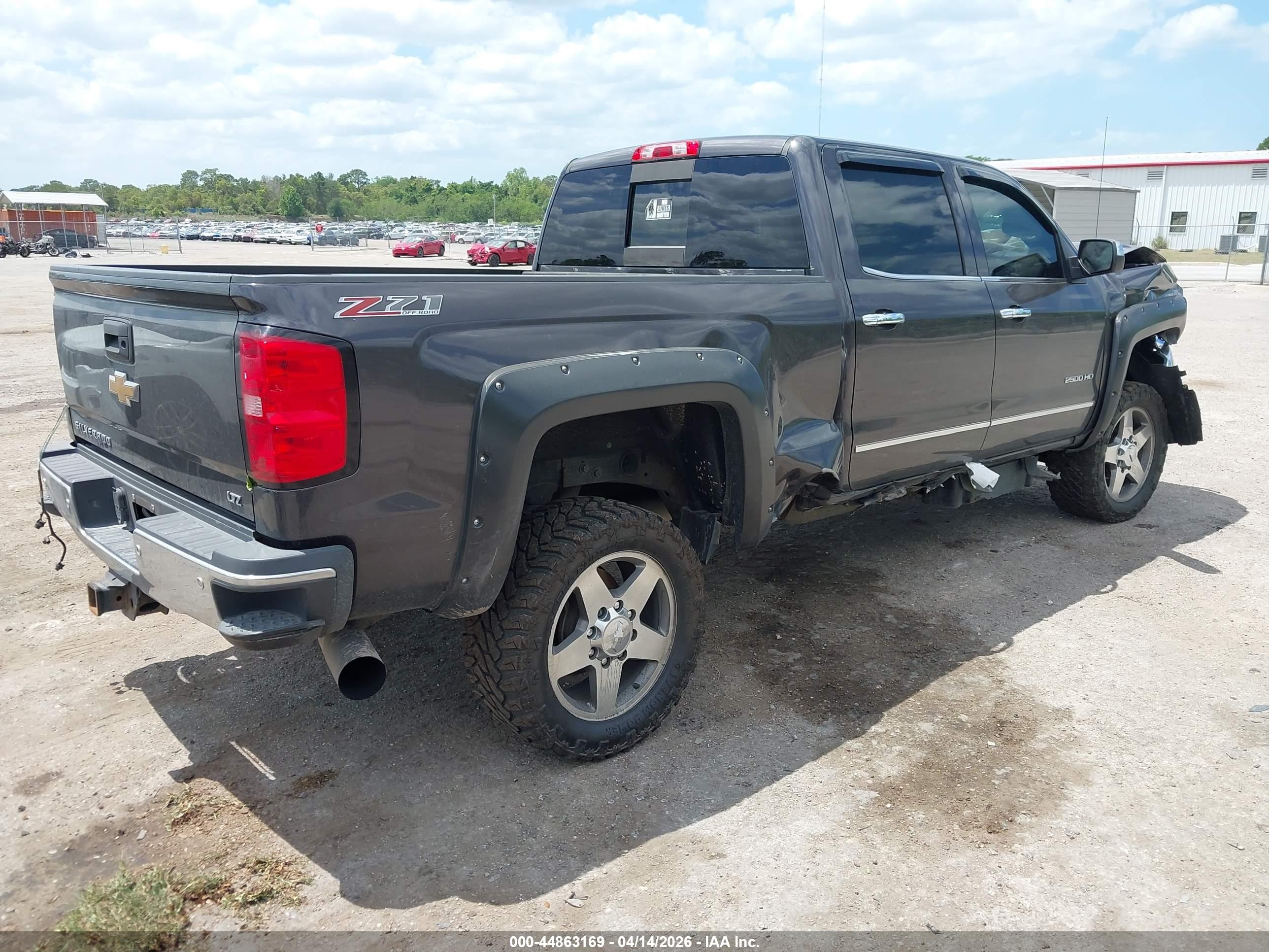 CHEVROLET SILVERADO image 4