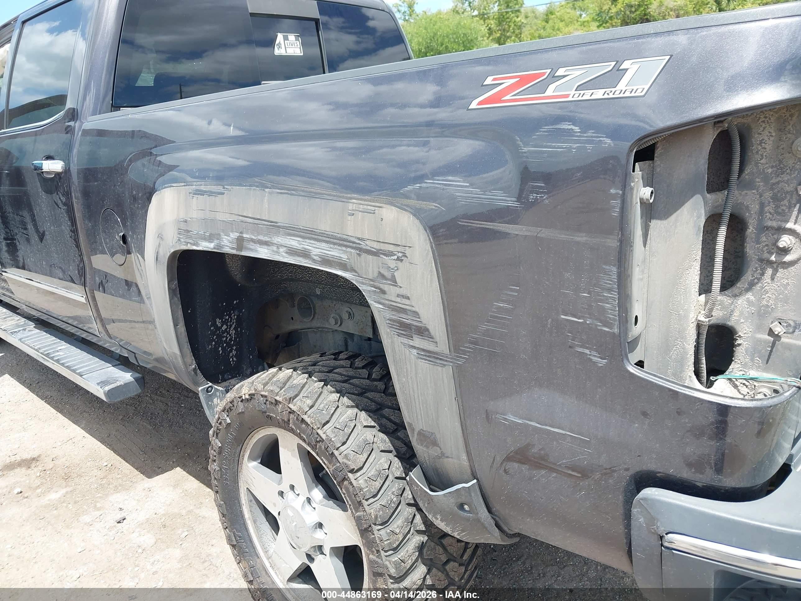 CHEVROLET SILVERADO image 6