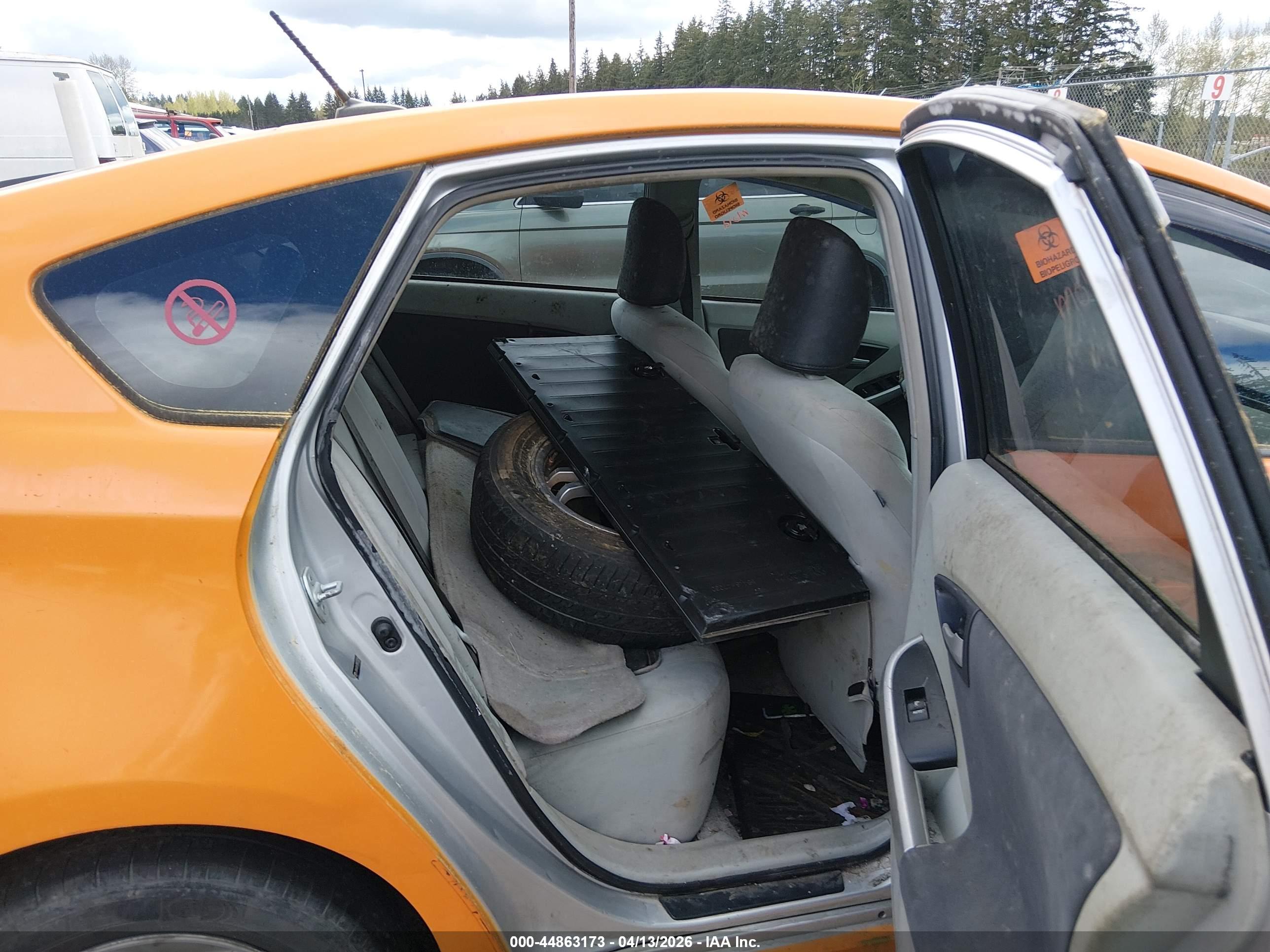 TOYOTA PRIUS image 8