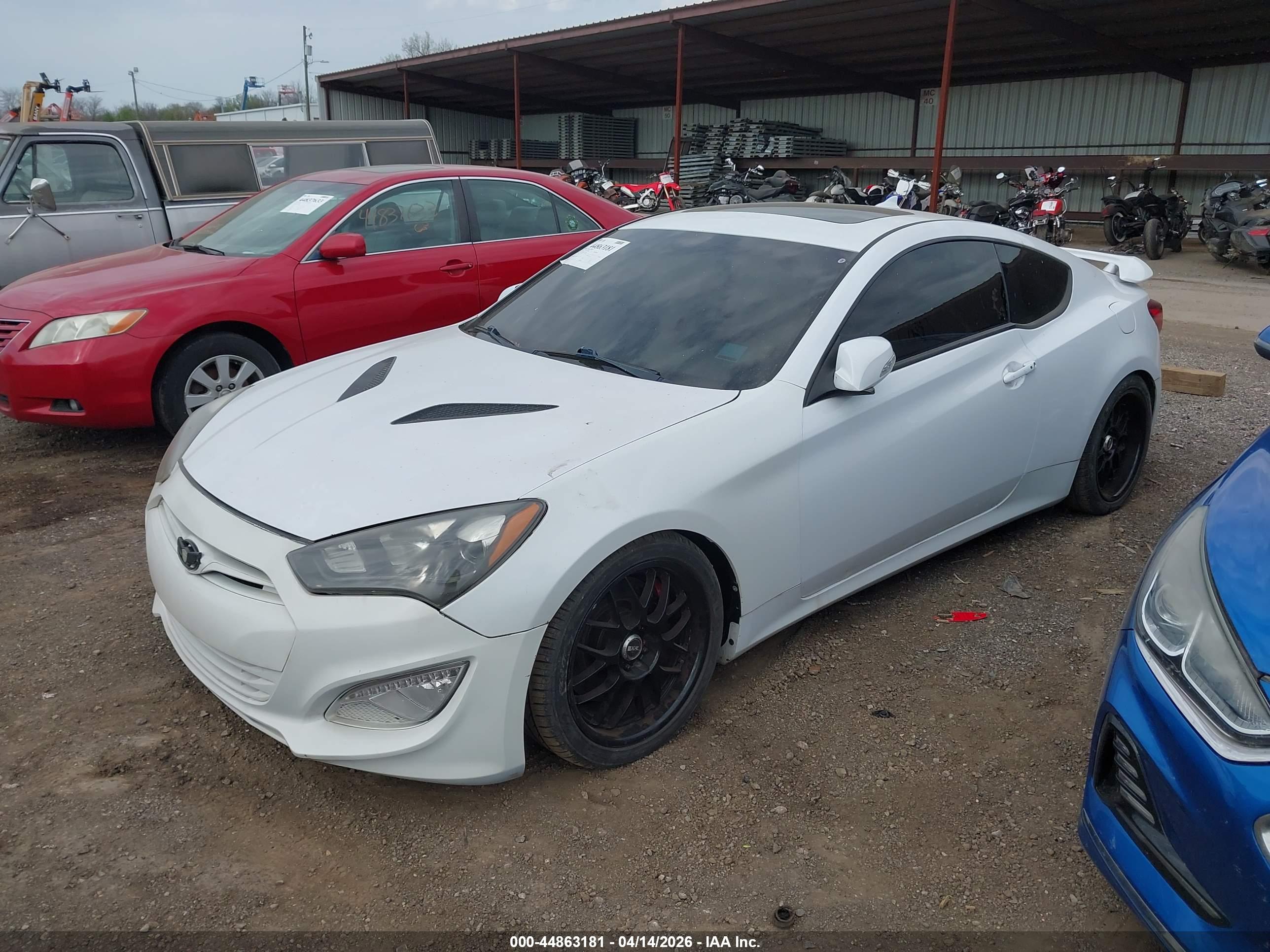 HYUNDAI GENESIS image 2