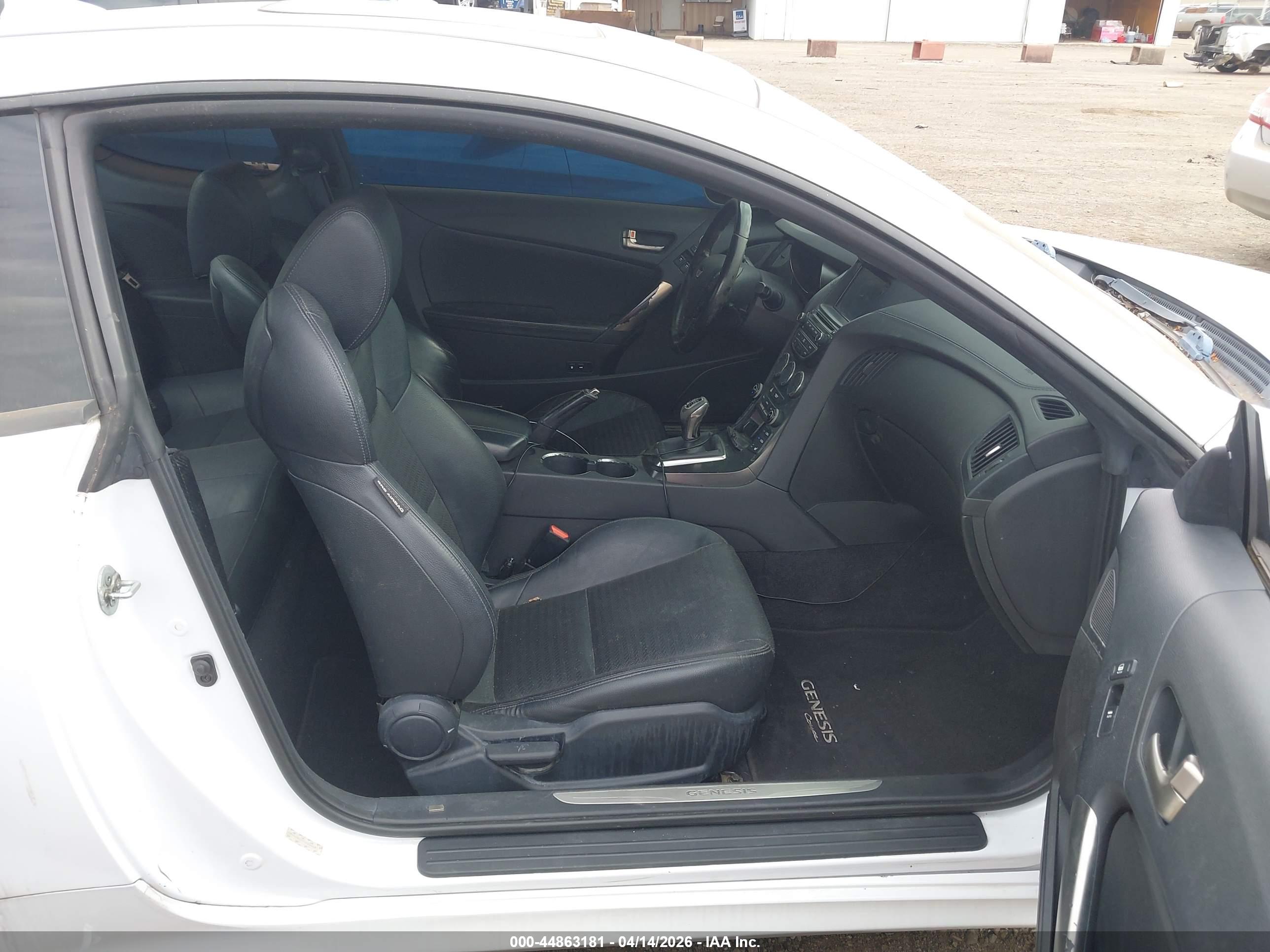 HYUNDAI GENESIS image 5