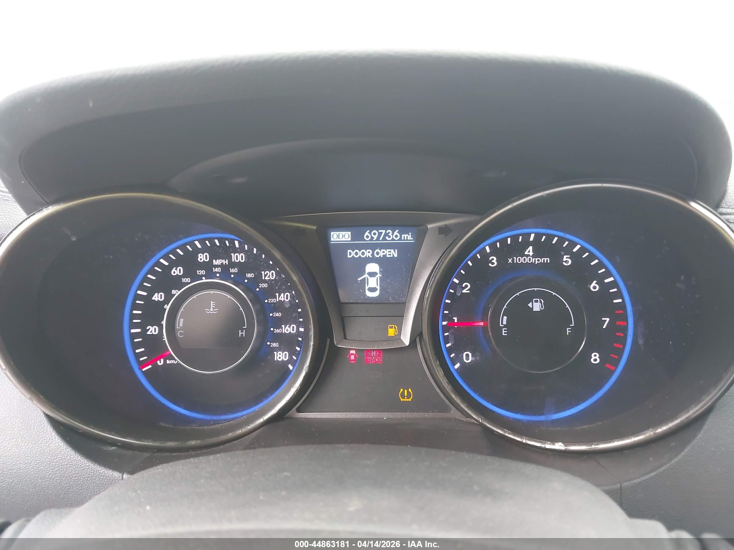 HYUNDAI GENESIS image 7