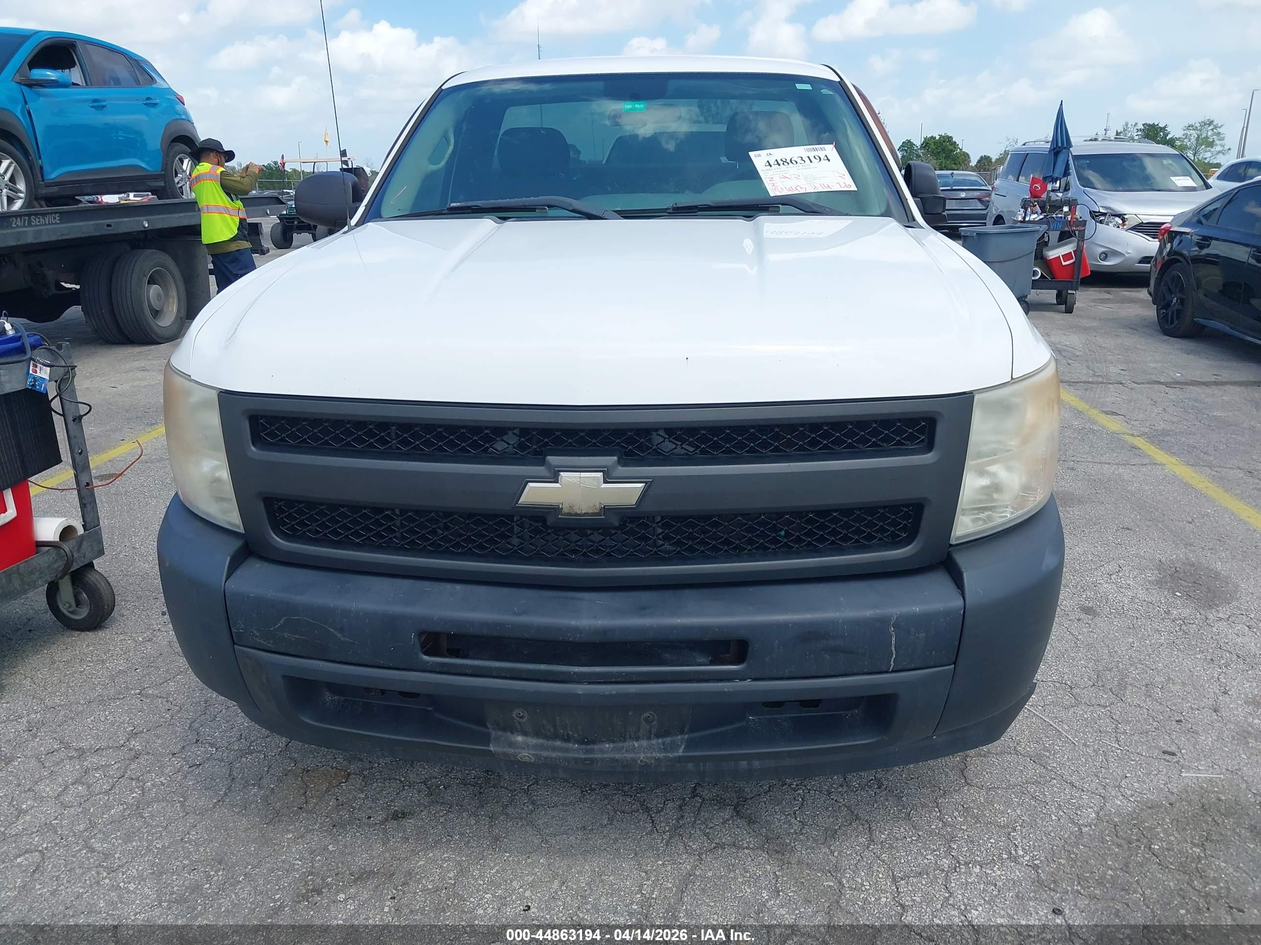 CHEVROLET SILVERADO image 6