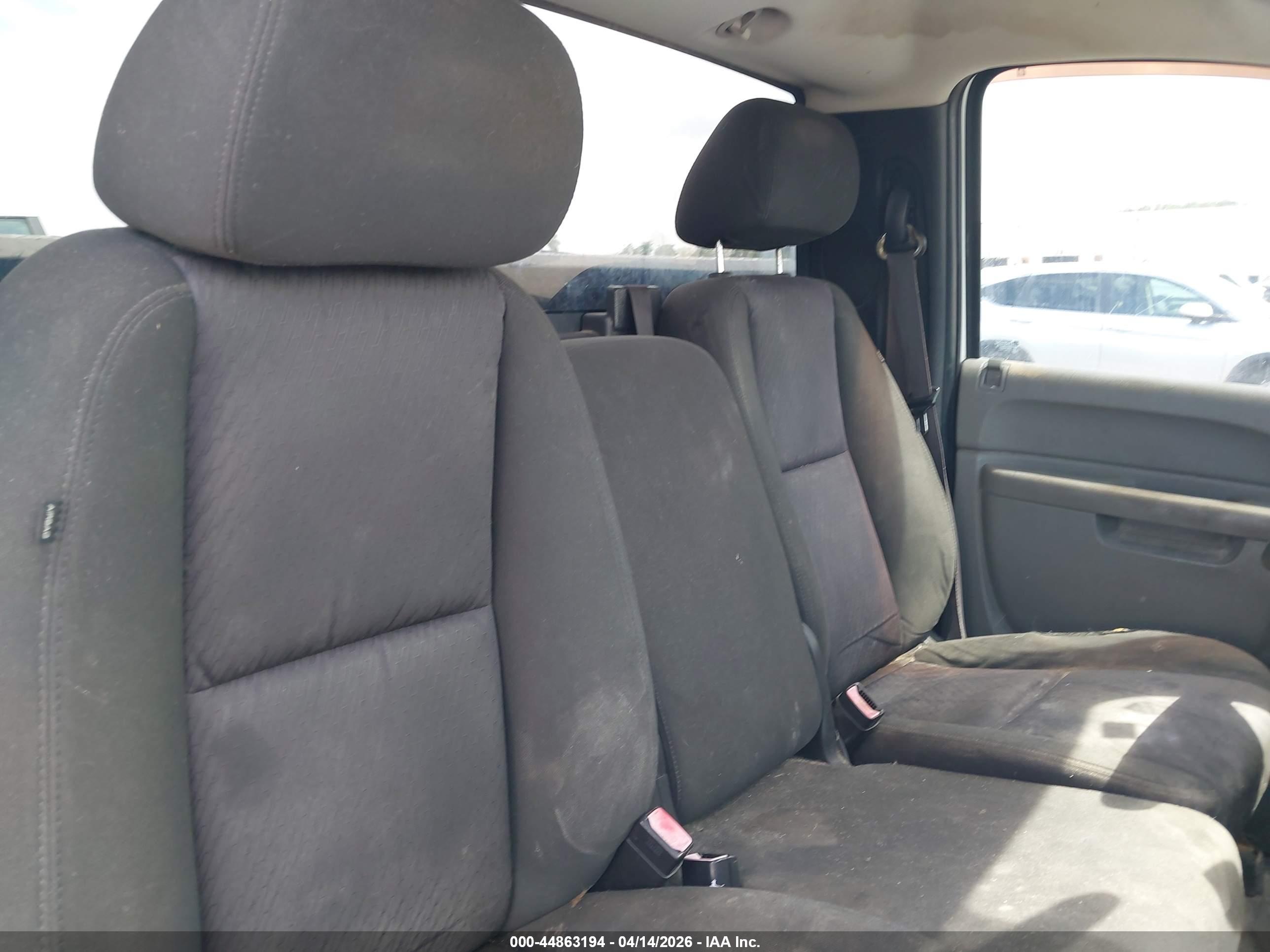 CHEVROLET SILVERADO image 8