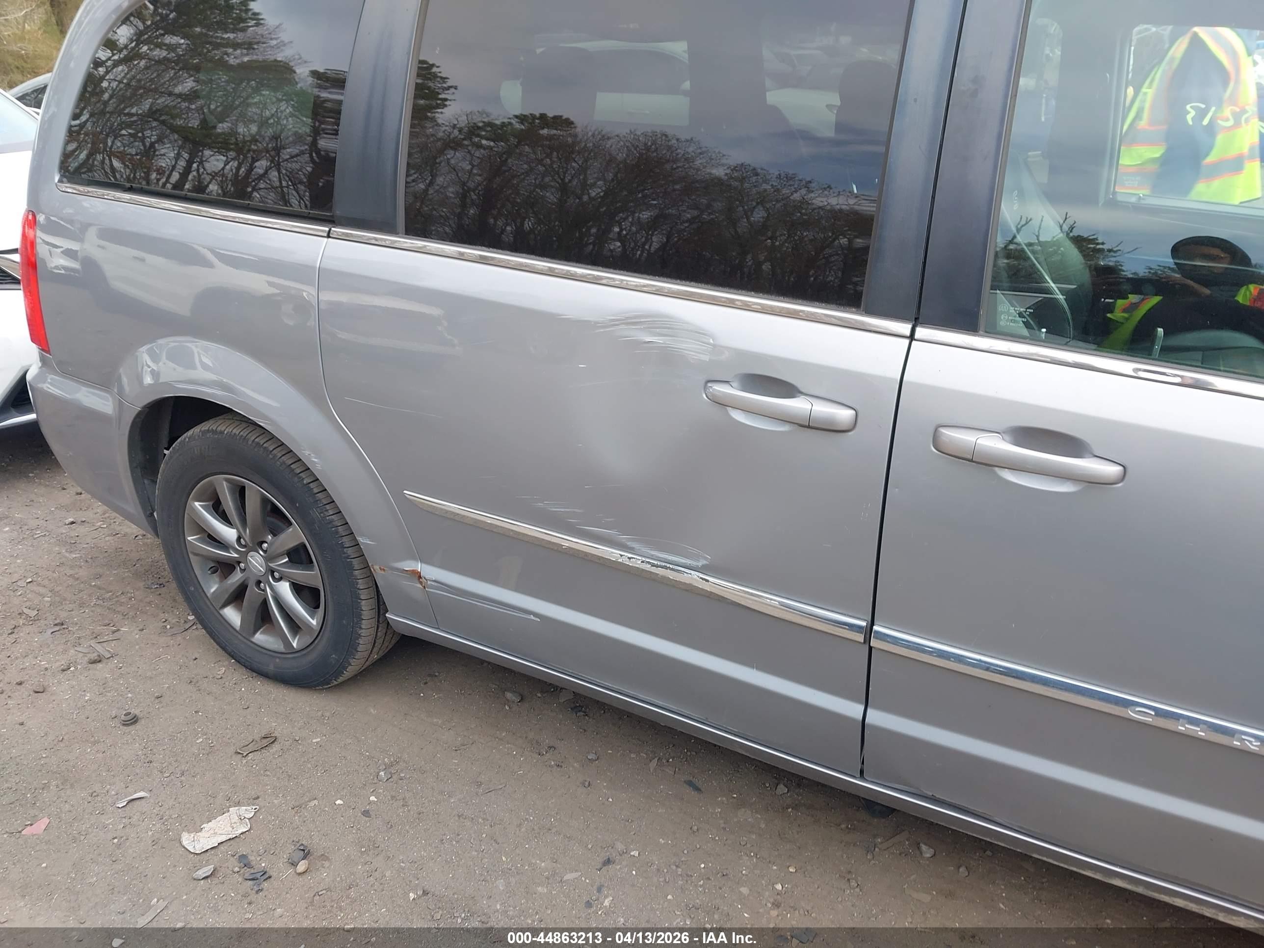 CHRYSLER TOWN image 6