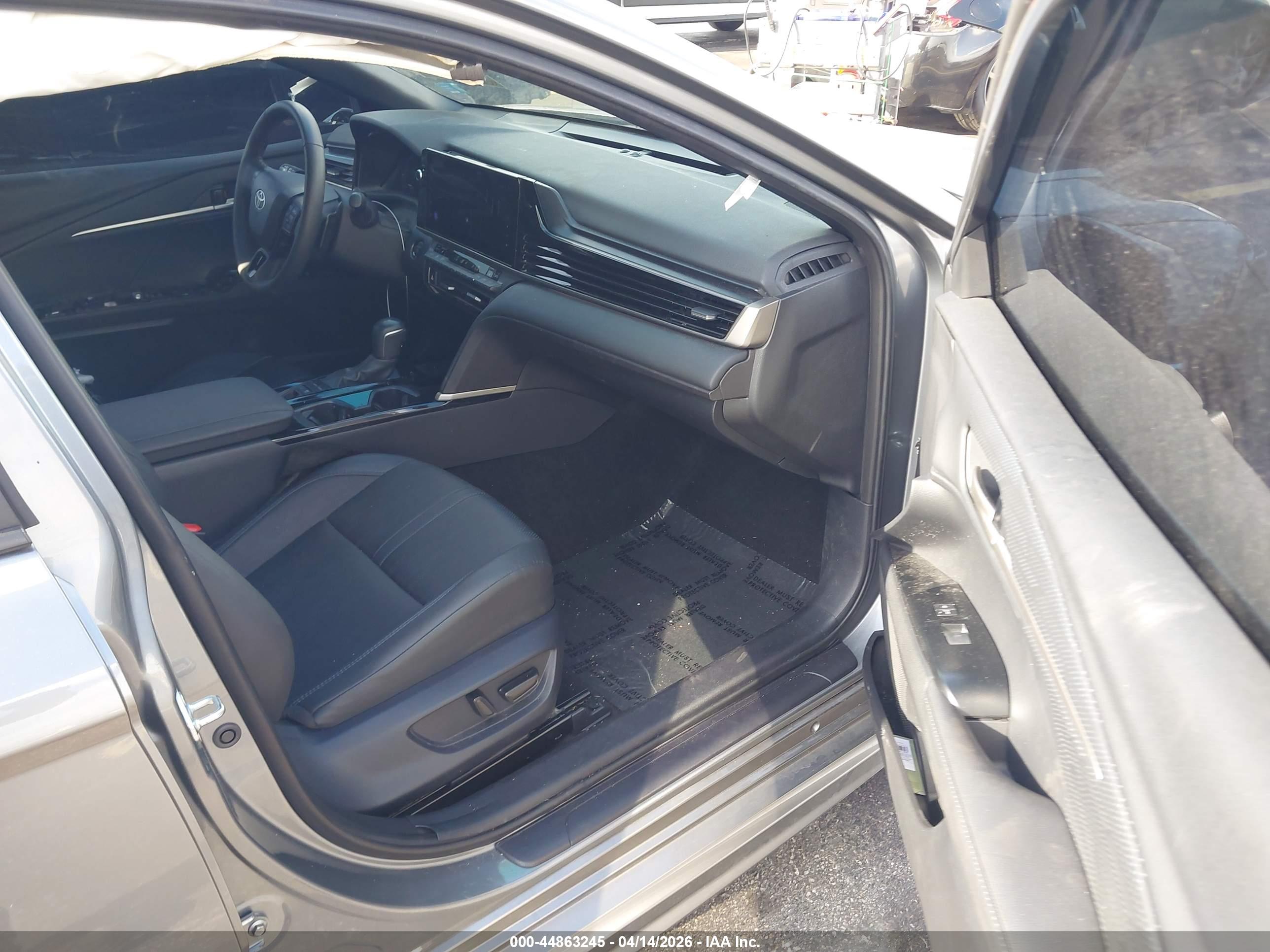 TOYOTA CAMRY image 5