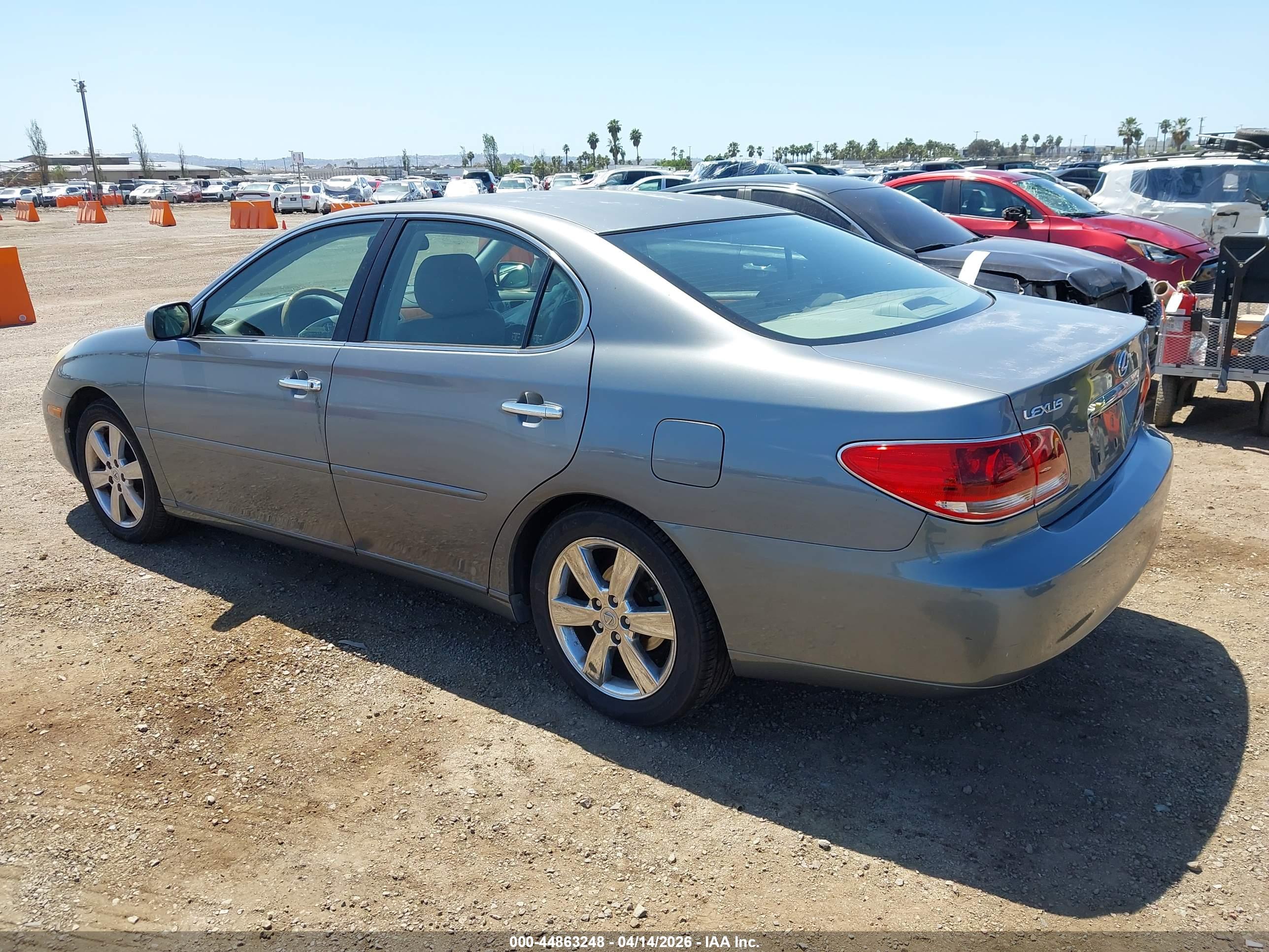 LEXUS ES image 3