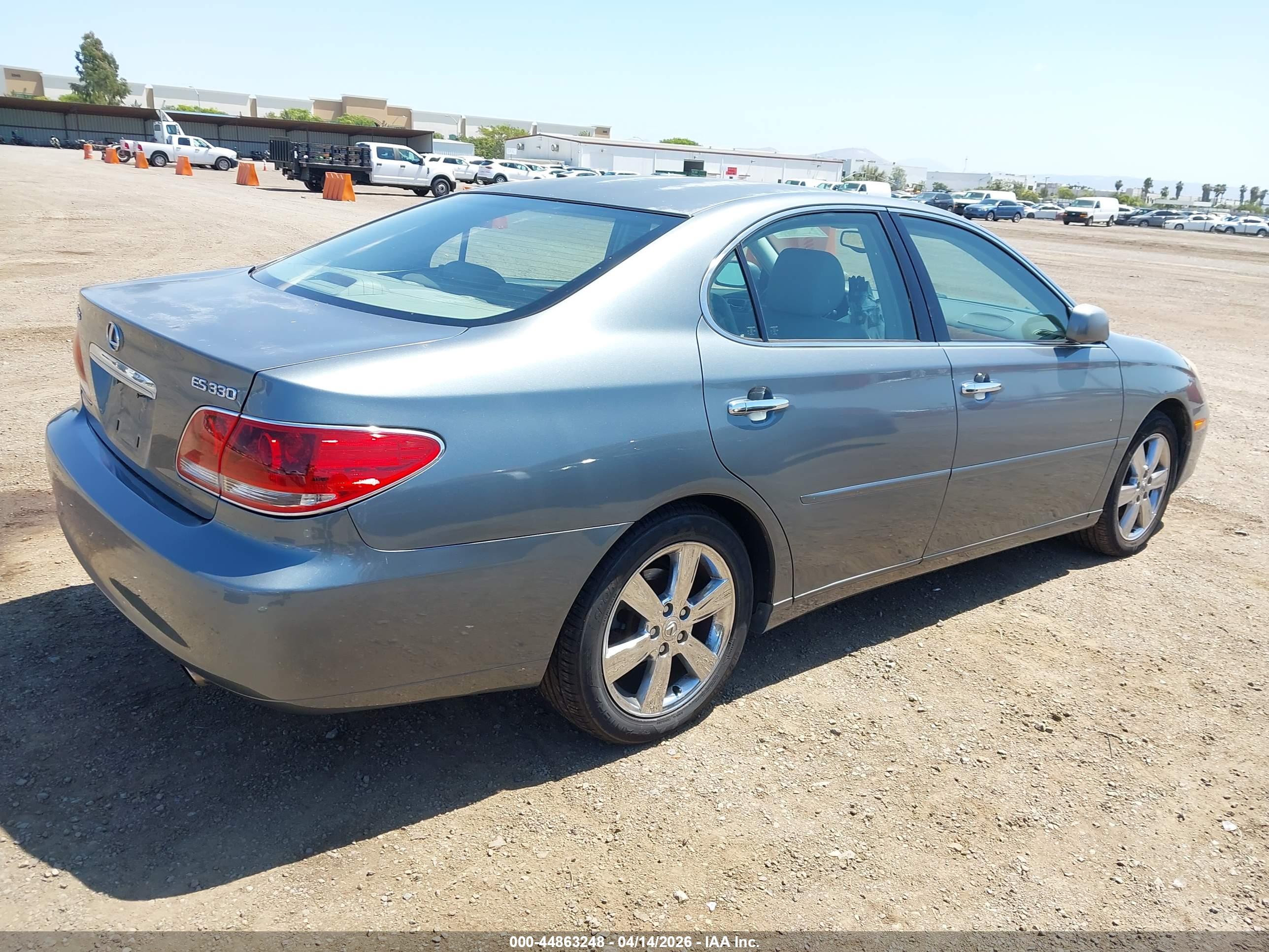 LEXUS ES image 4