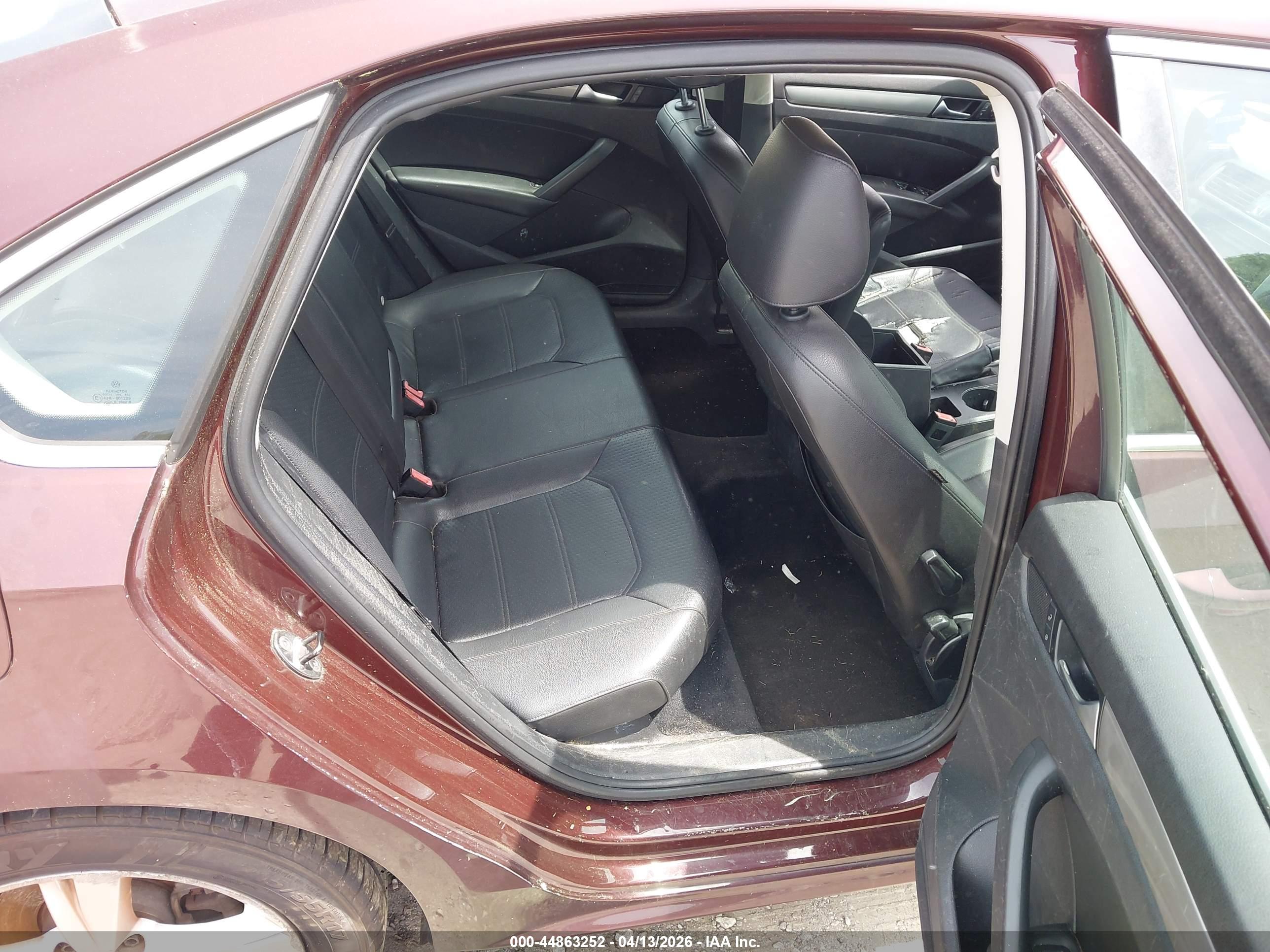 VOLKSWAGEN PASSAT image 8
