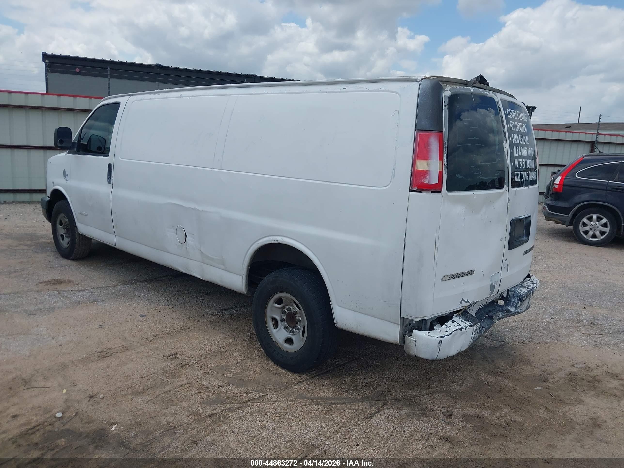 CHEVROLET EXPRESS image 3