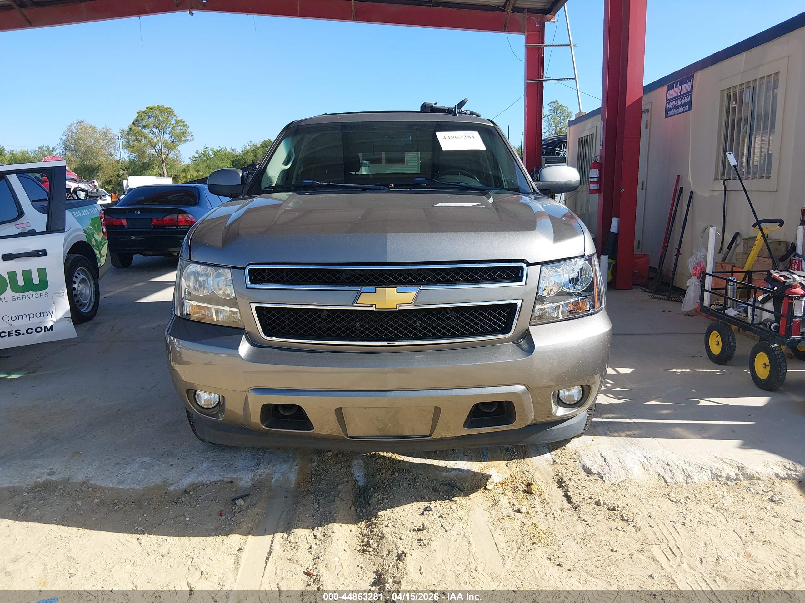 CHEVROLET TAHOE image 6