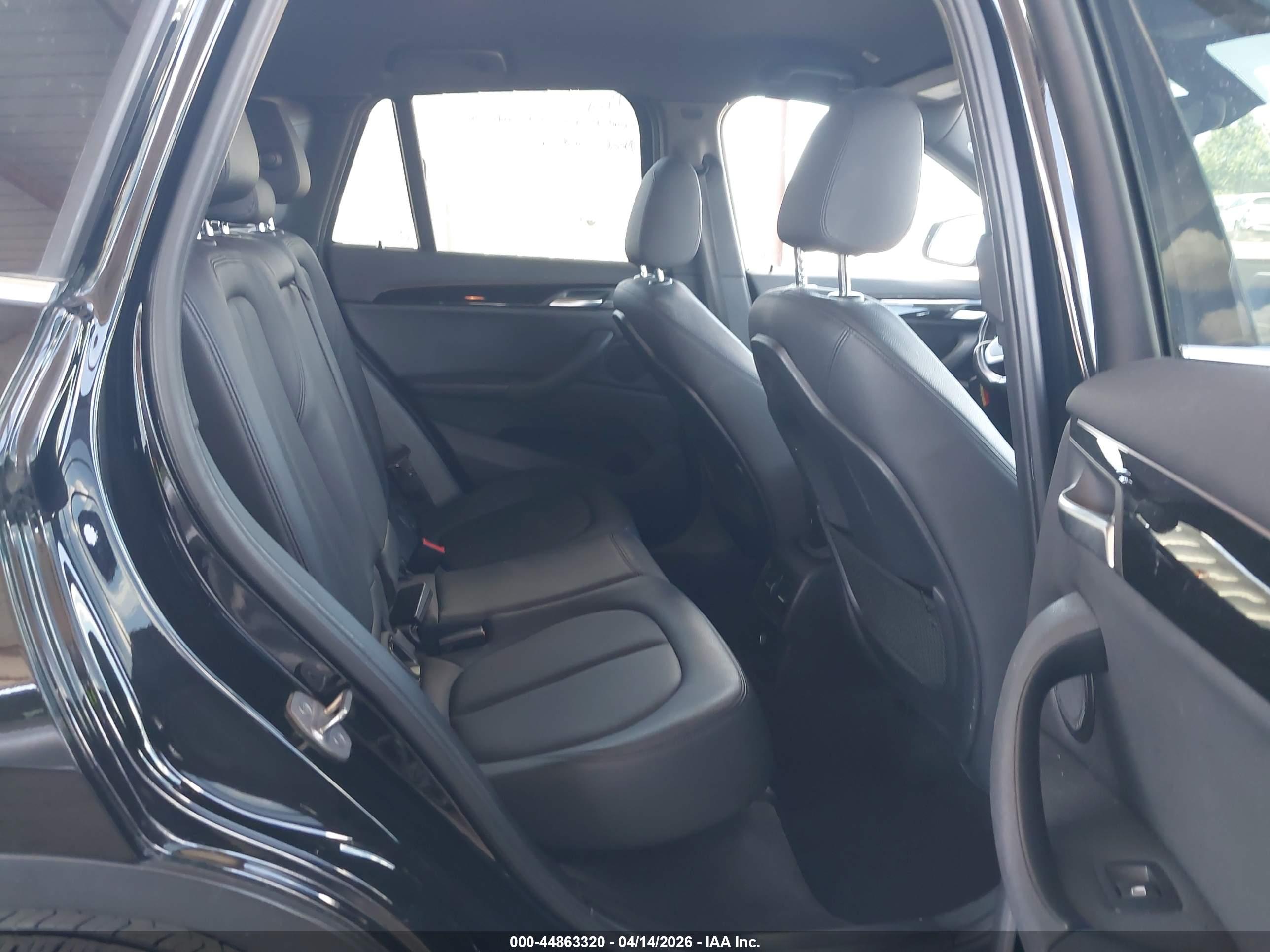 BMW X1 image 8