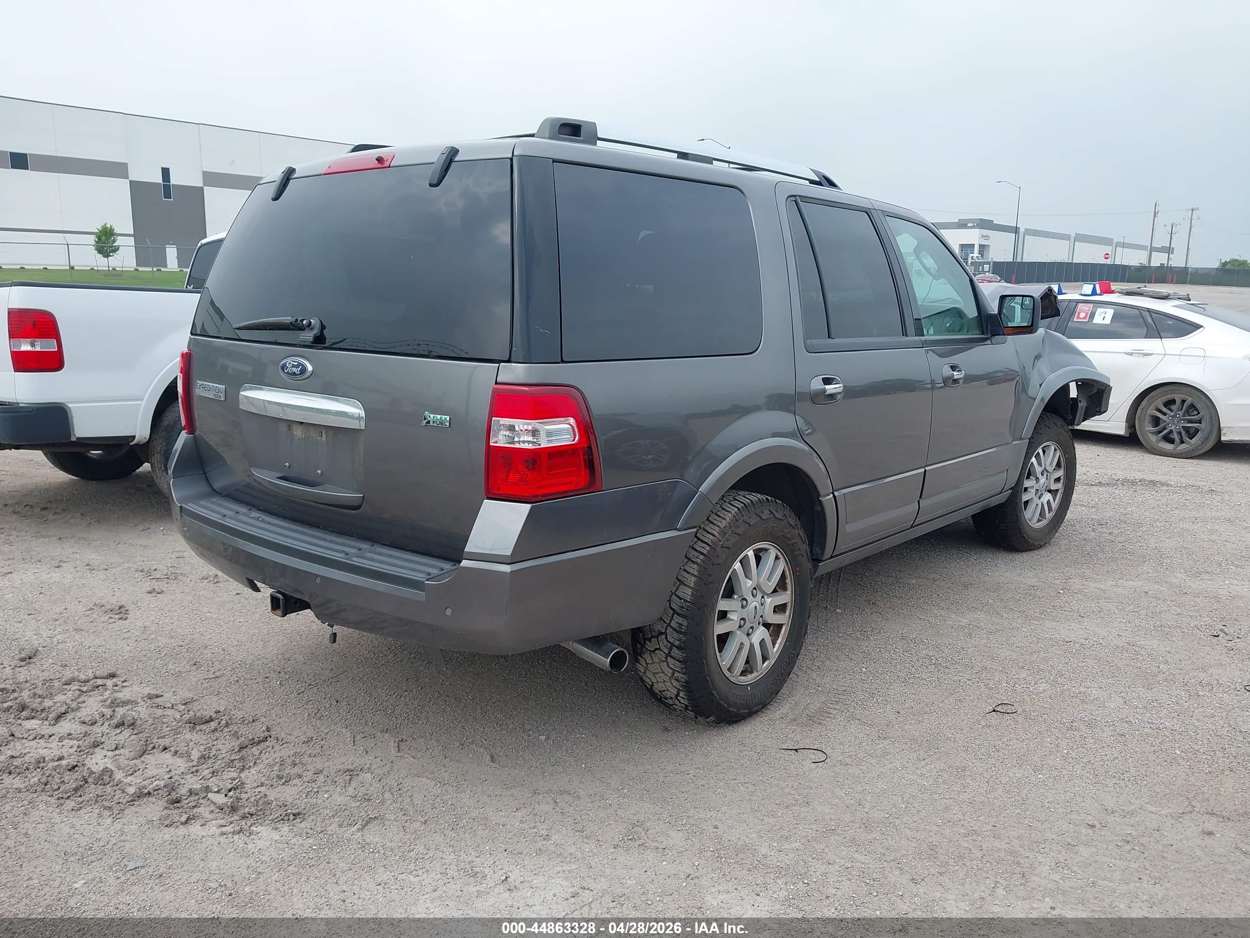 FORD EXPEDITION image 4