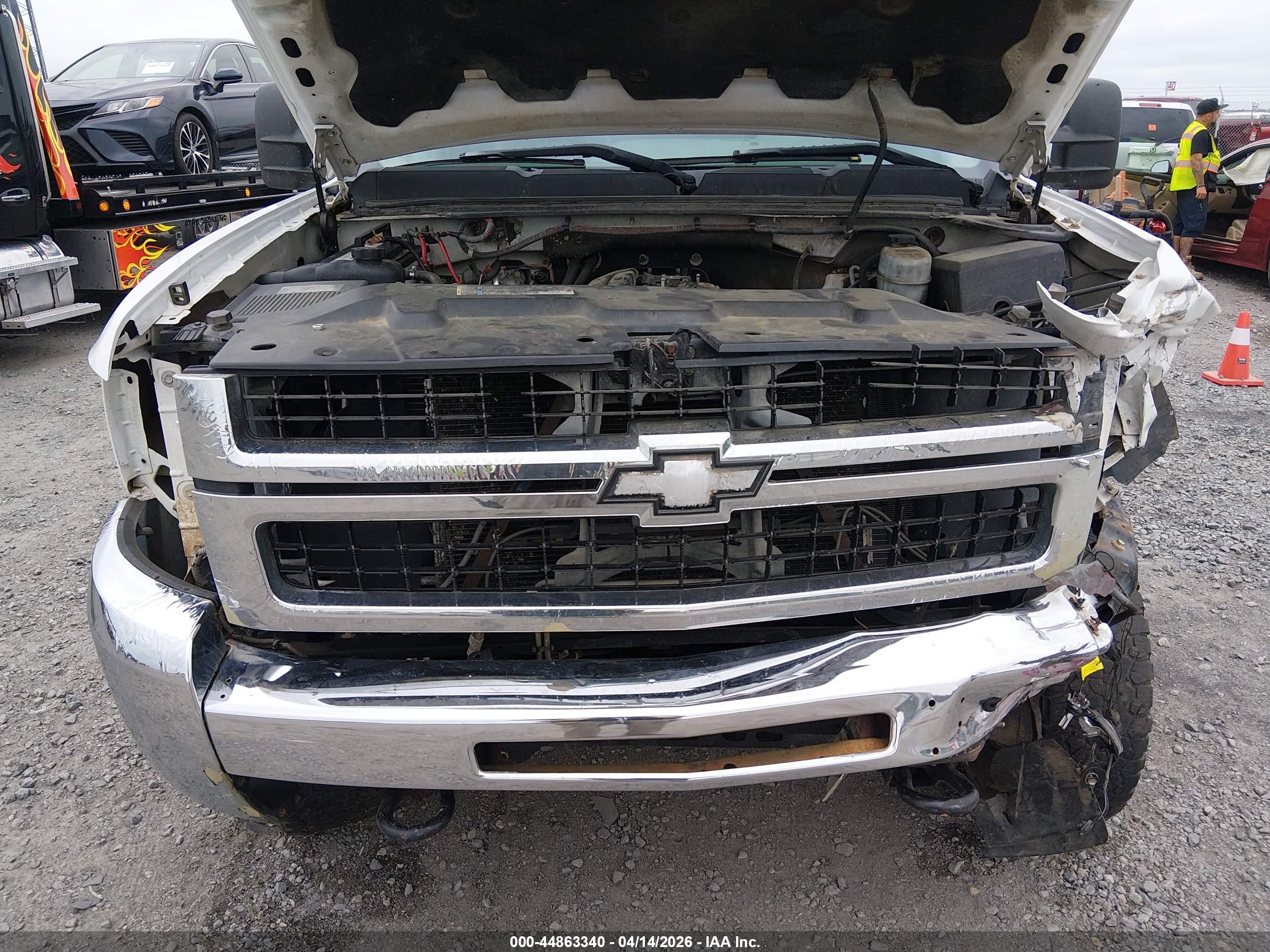 CHEVROLET SILVERADO image 10