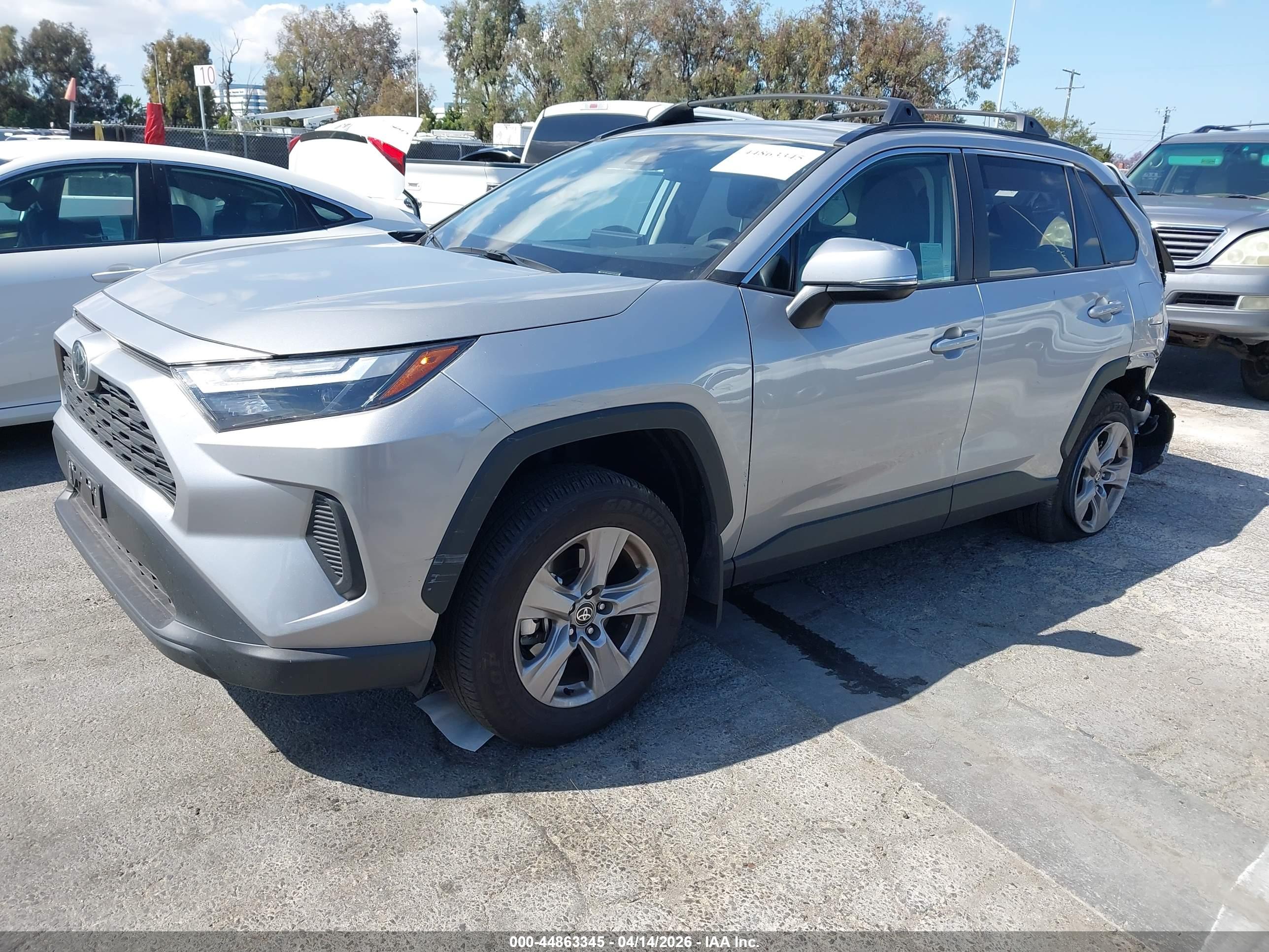 TOYOTA RAV4 image 2