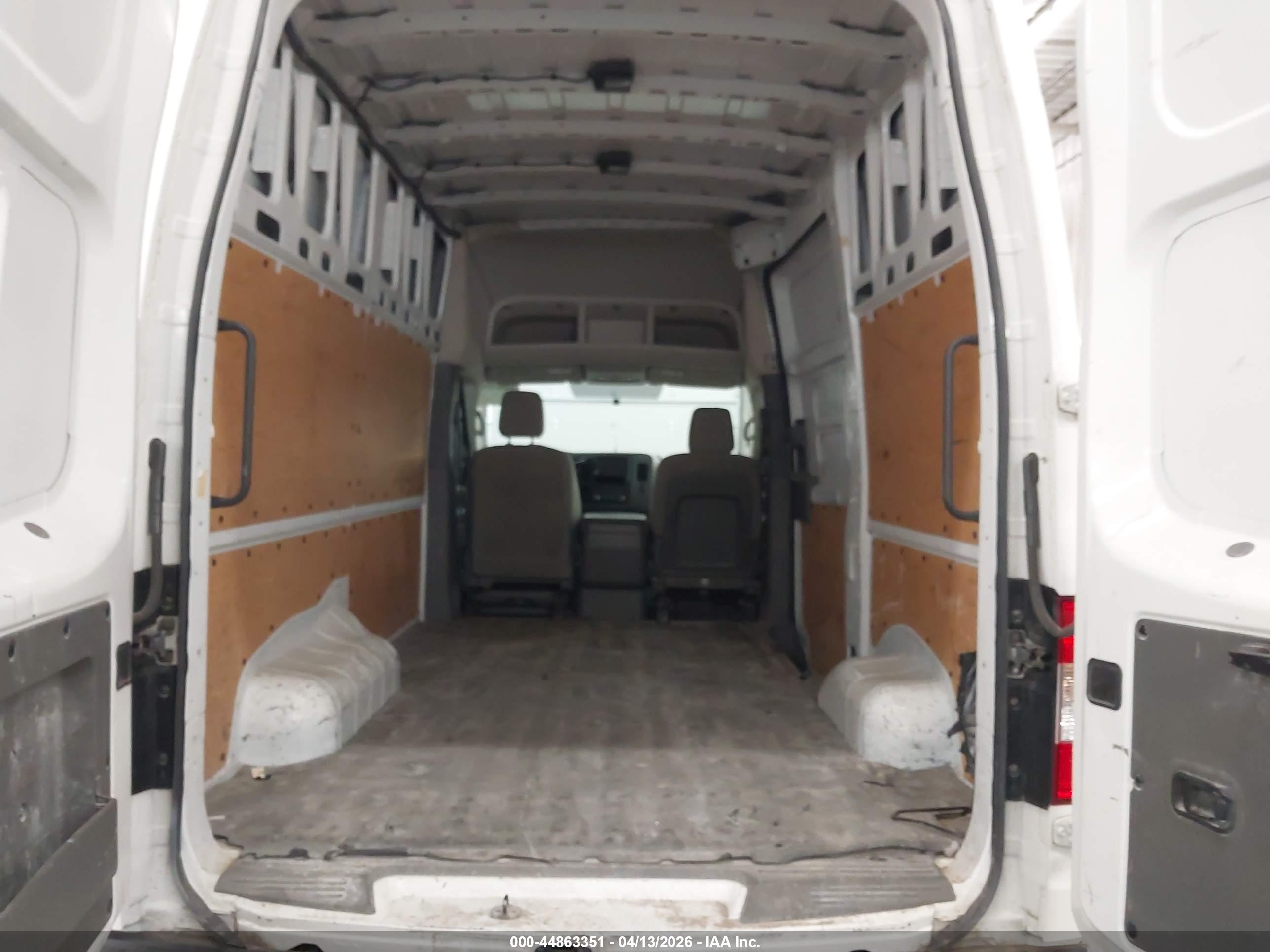 NISSAN NV image 8