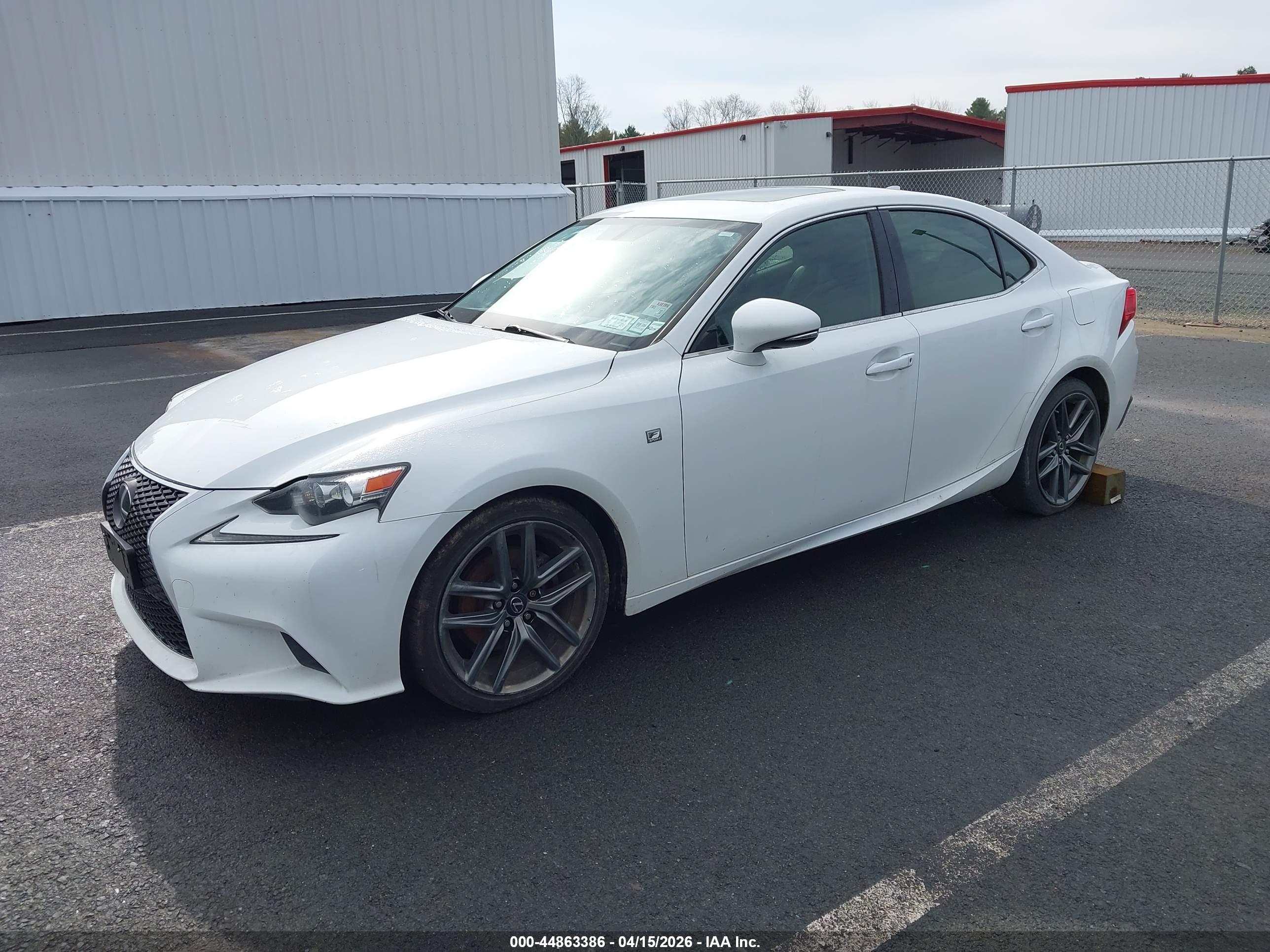 LEXUS IS image 2