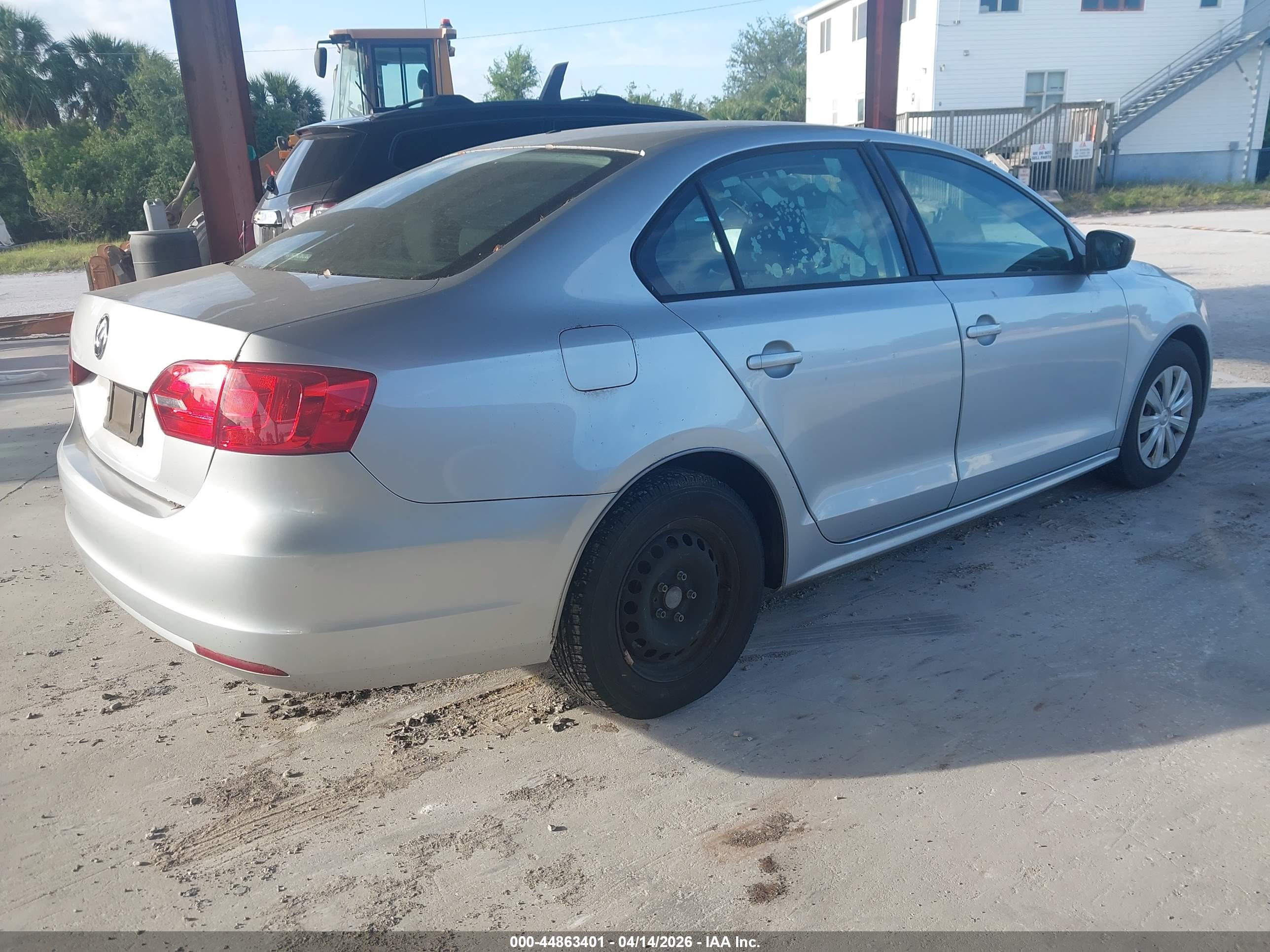 VOLKSWAGEN JETTA image 4