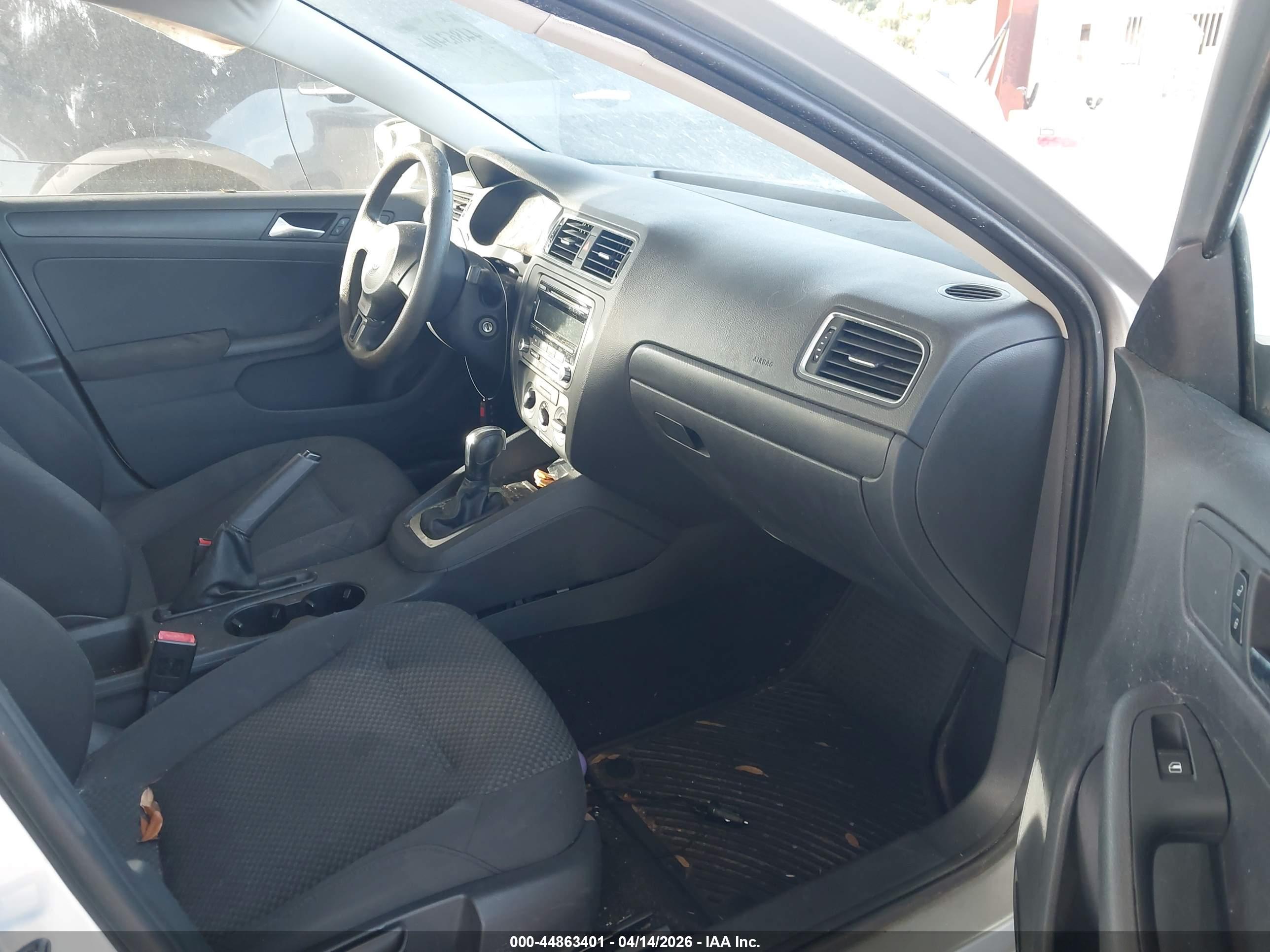 VOLKSWAGEN JETTA image 5