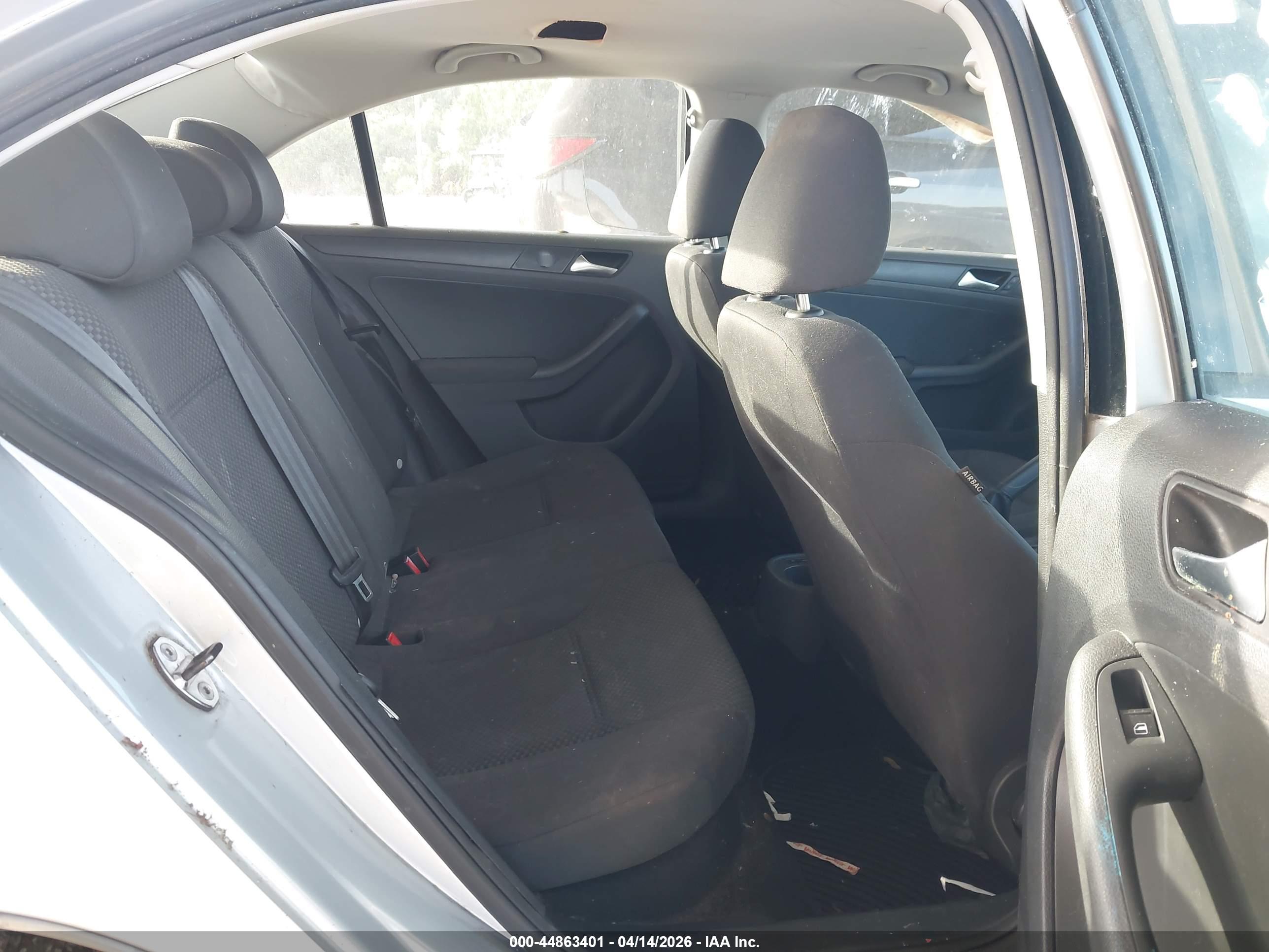VOLKSWAGEN JETTA image 8