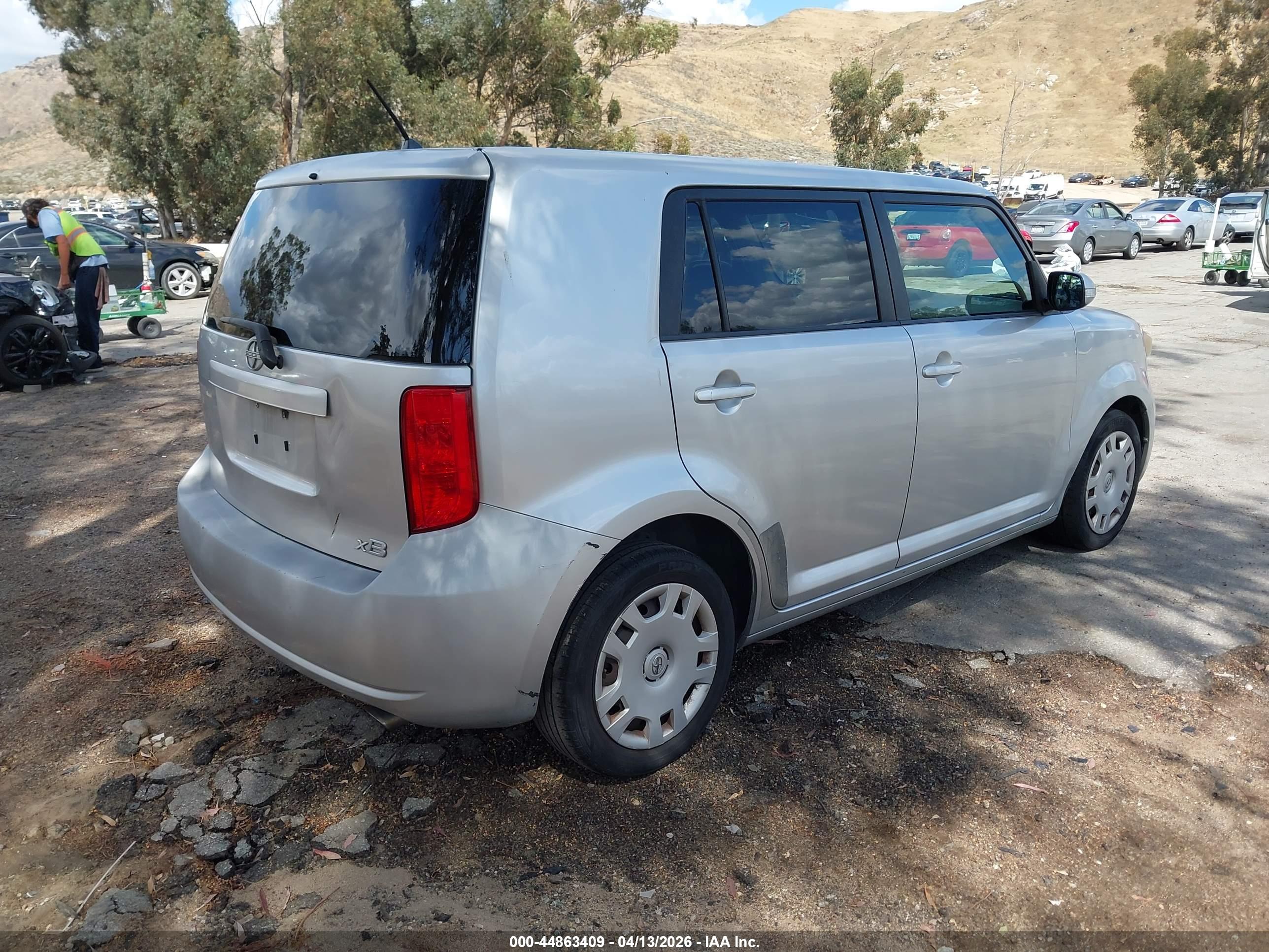 SCION XB image 4