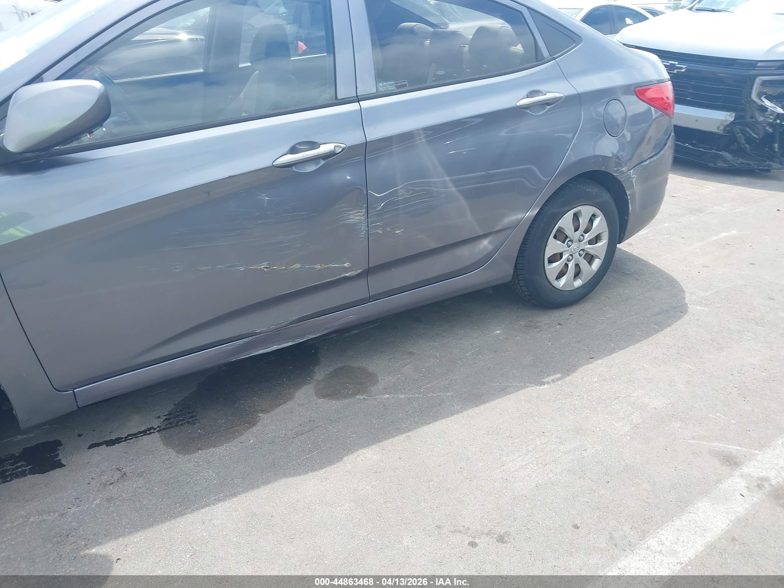 HYUNDAI ACCENT image 6