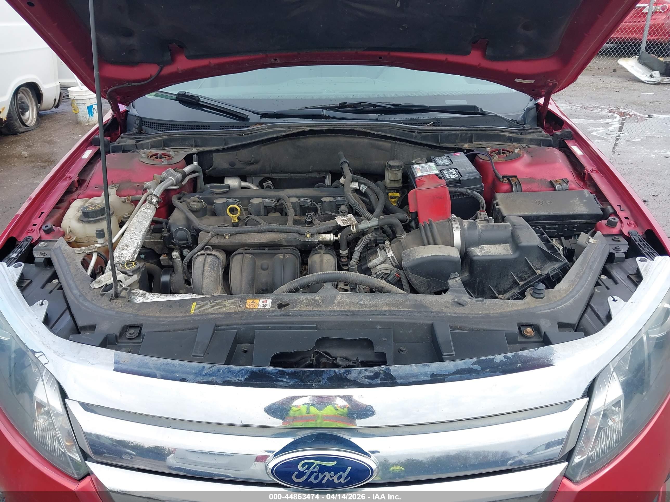 FORD FUSION image 10