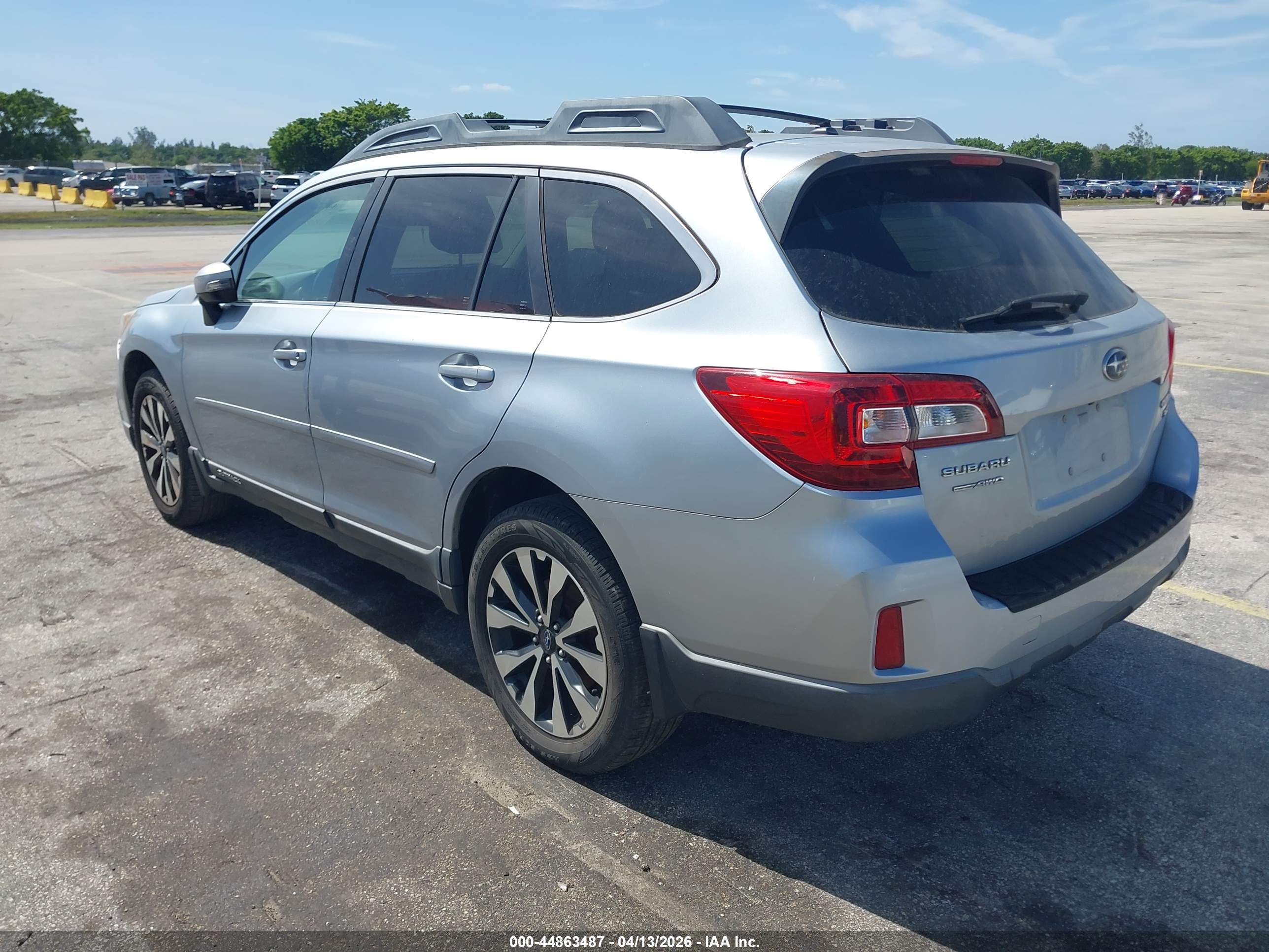 SUBARU OUTBACK image 3