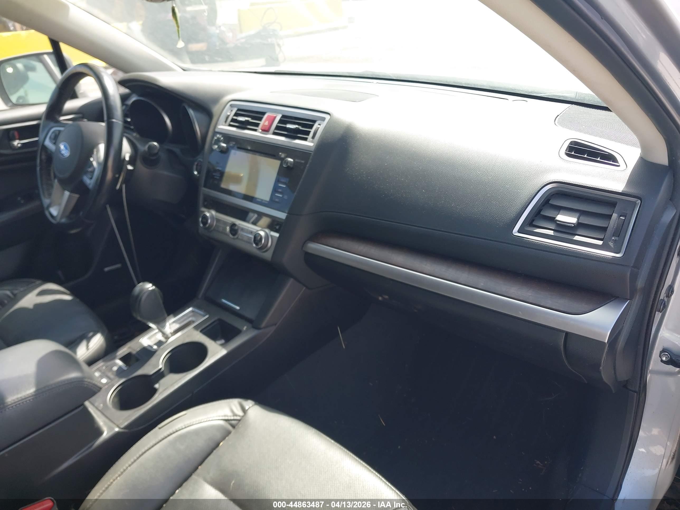 SUBARU OUTBACK image 5