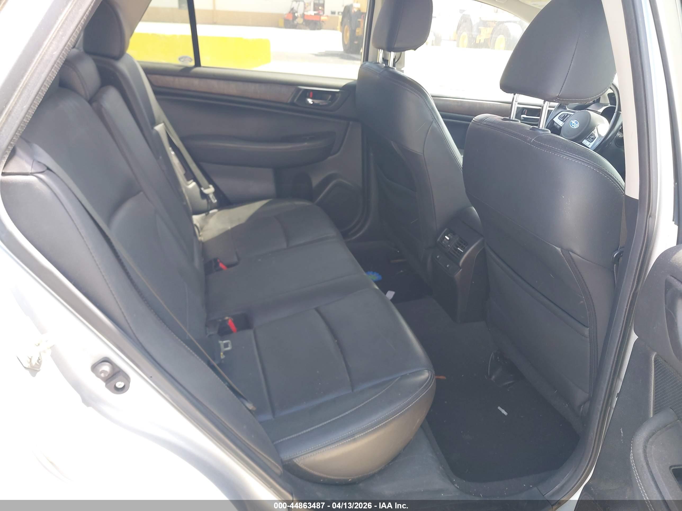 SUBARU OUTBACK image 8