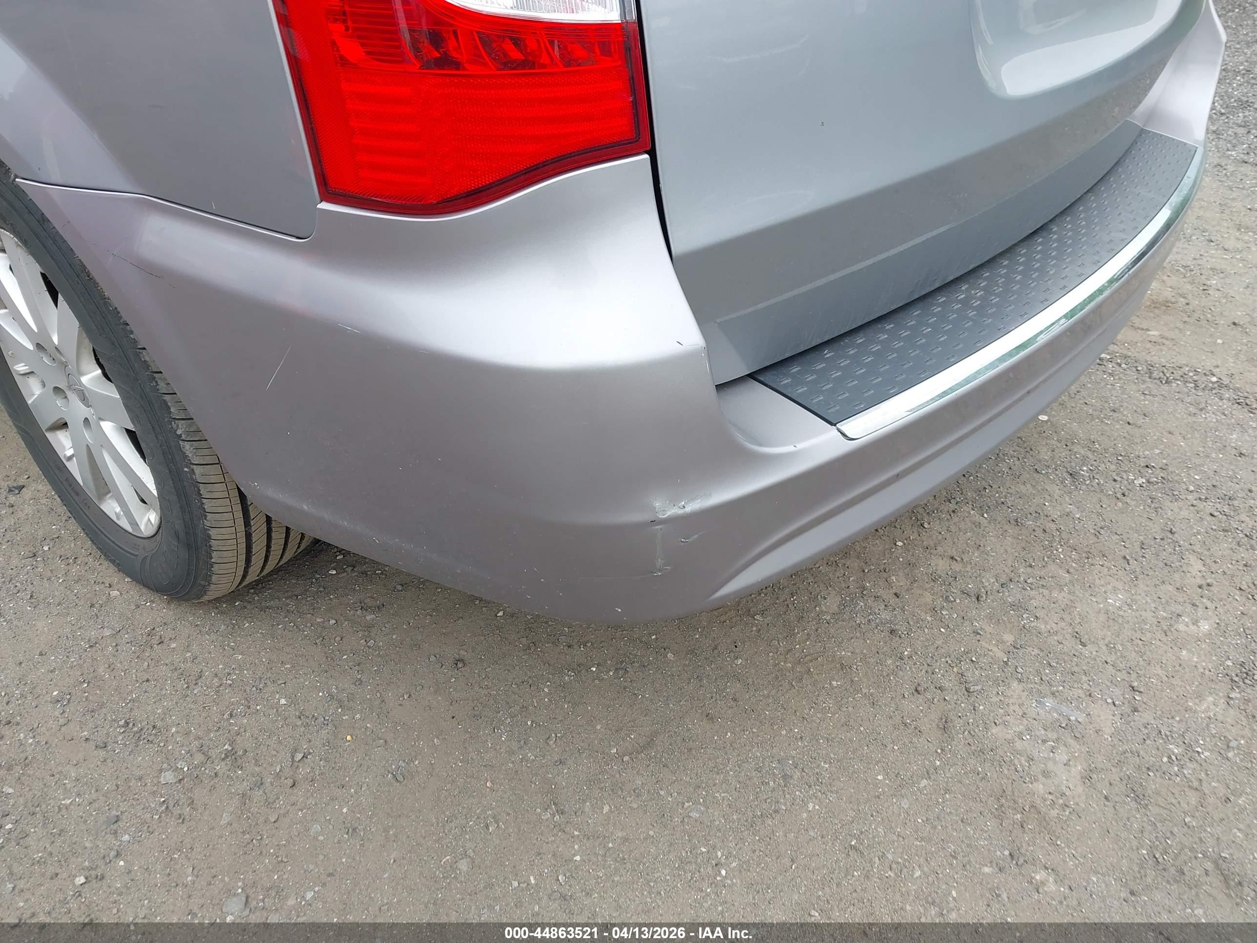 CHRYSLER TOWN image 6