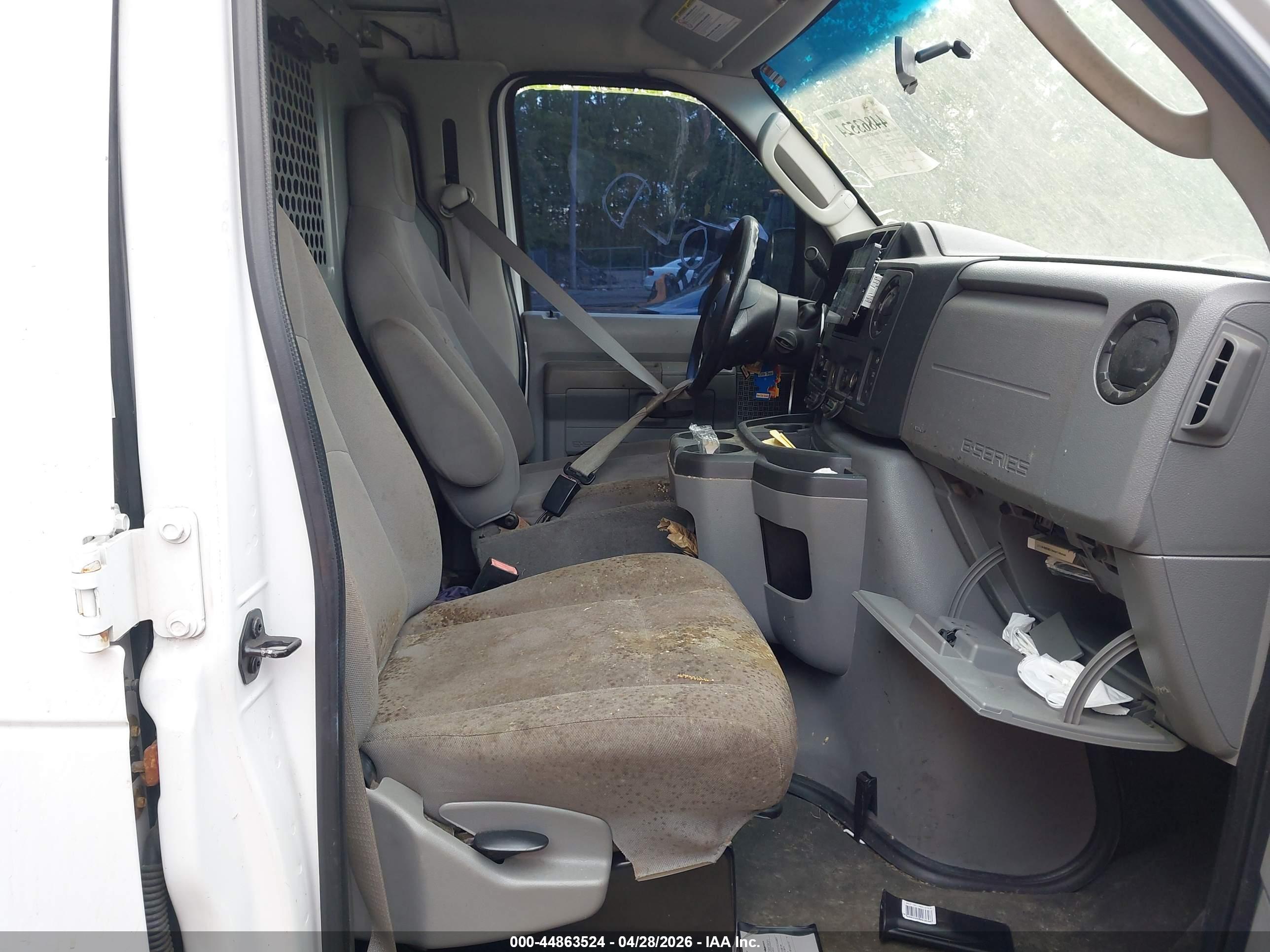 FORD E-250 image 5