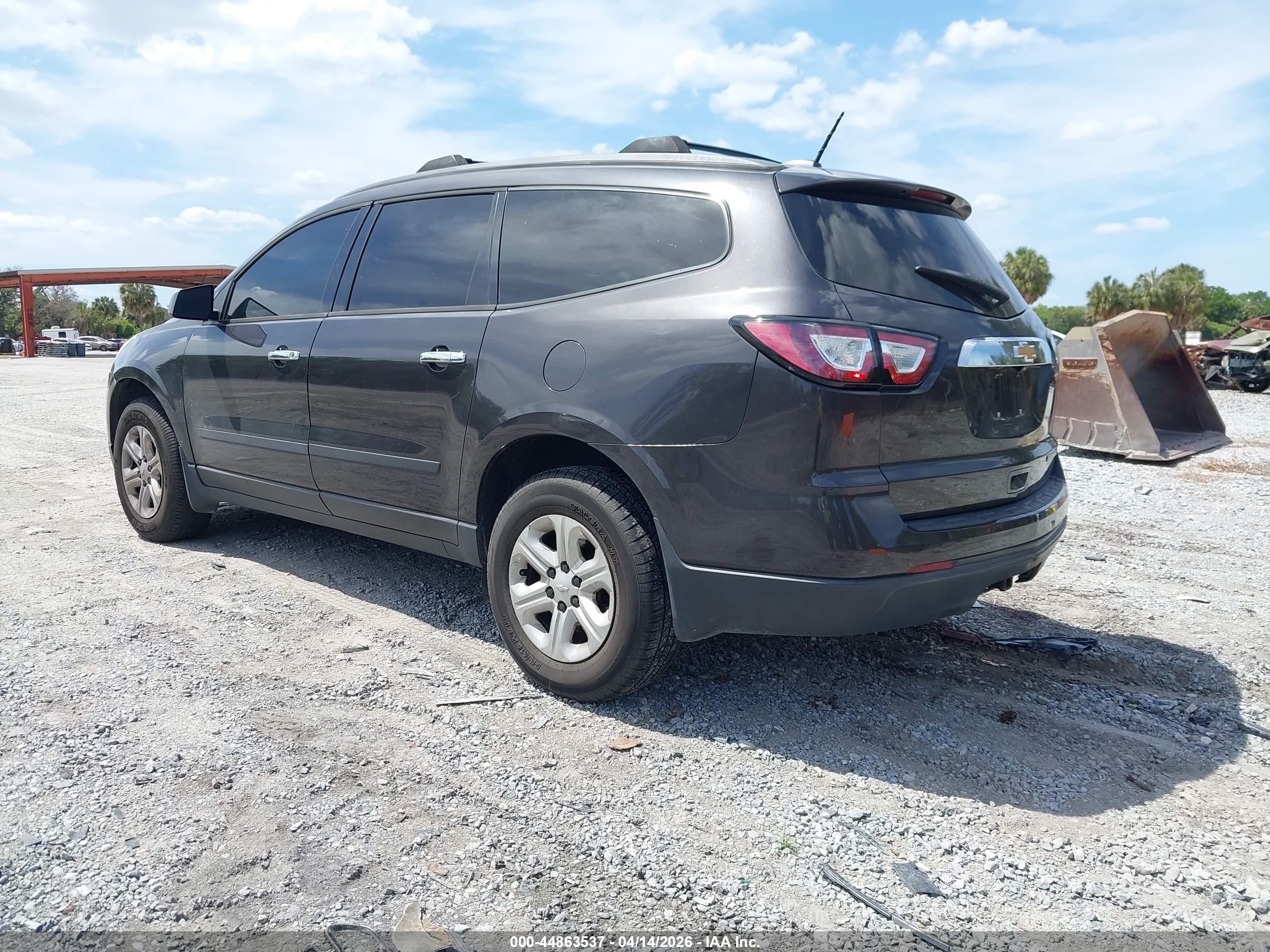 CHEVROLET TRAVERSE image 3