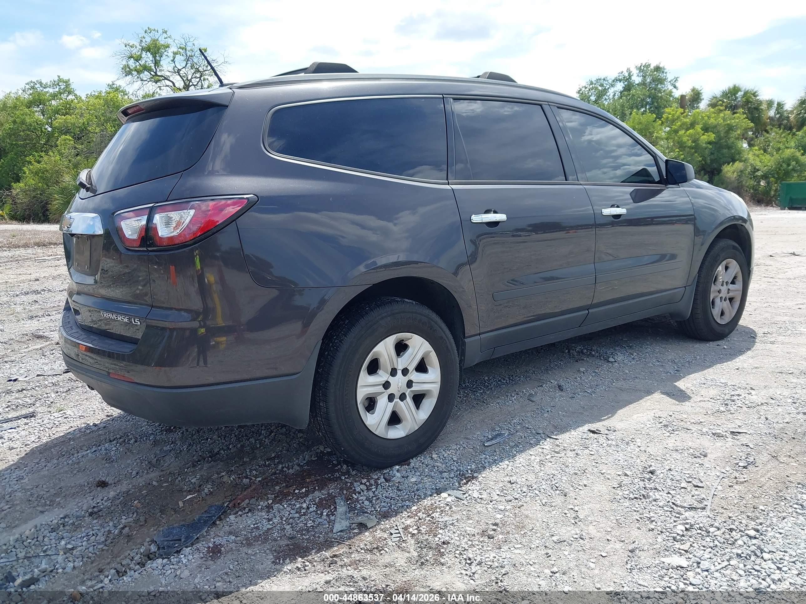 CHEVROLET TRAVERSE image 4