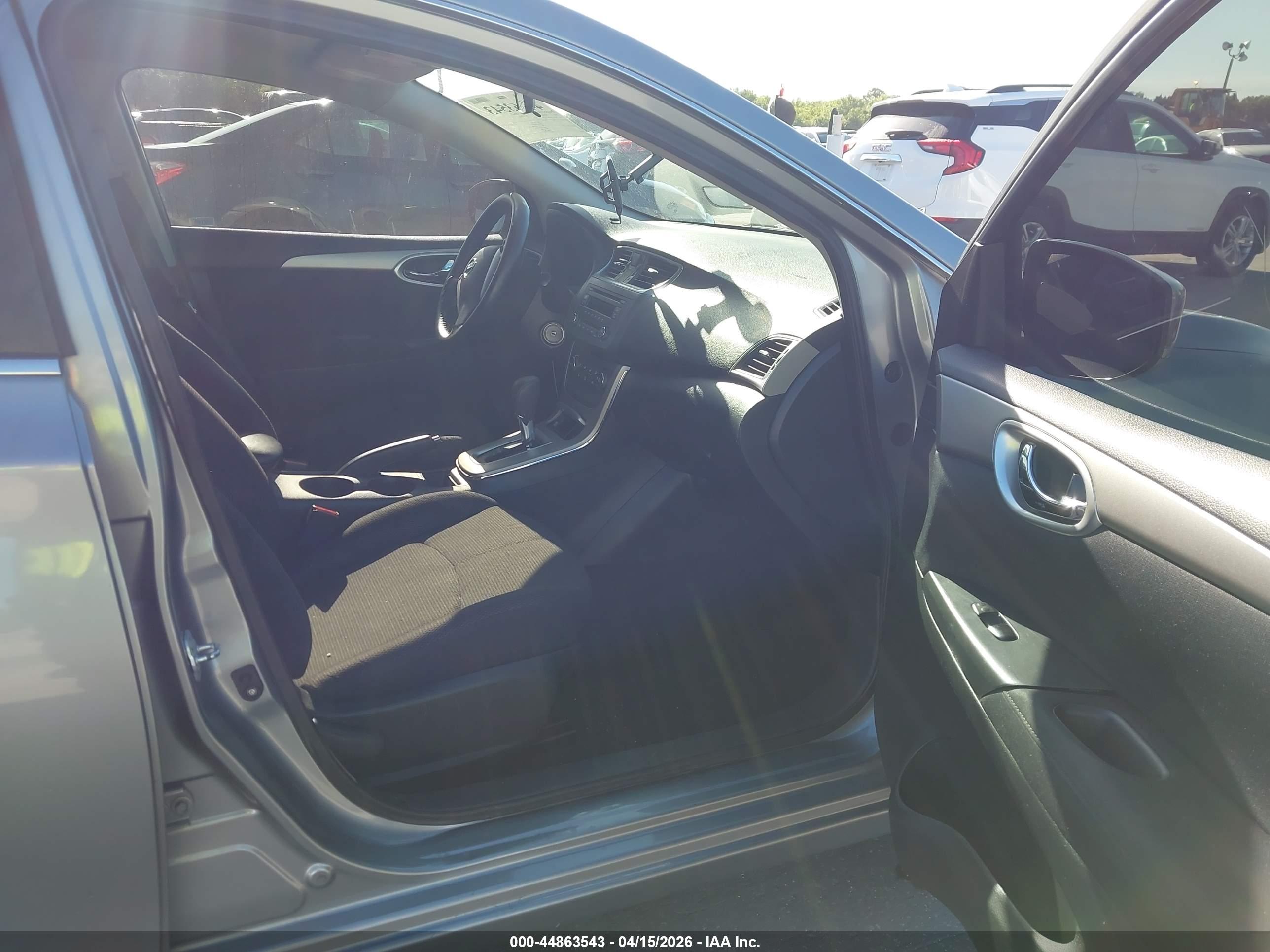 NISSAN SENTRA image 5
