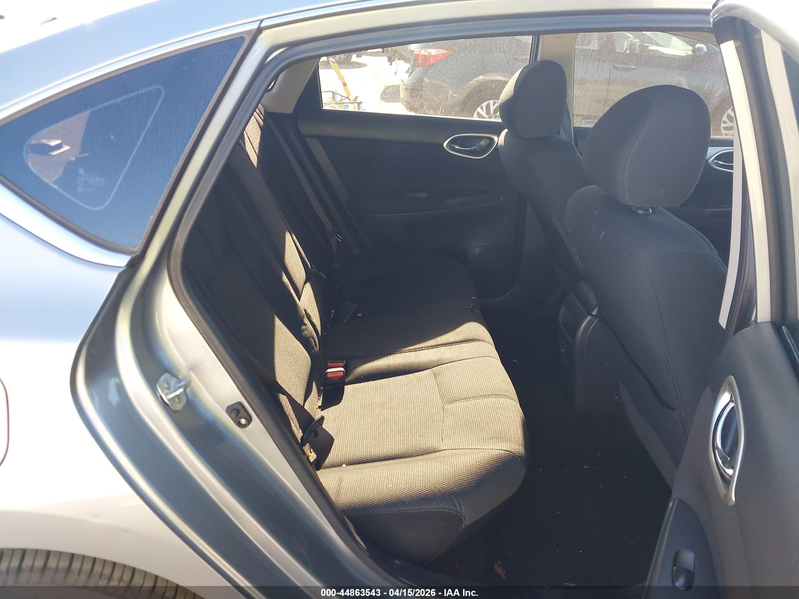 NISSAN SENTRA image 8