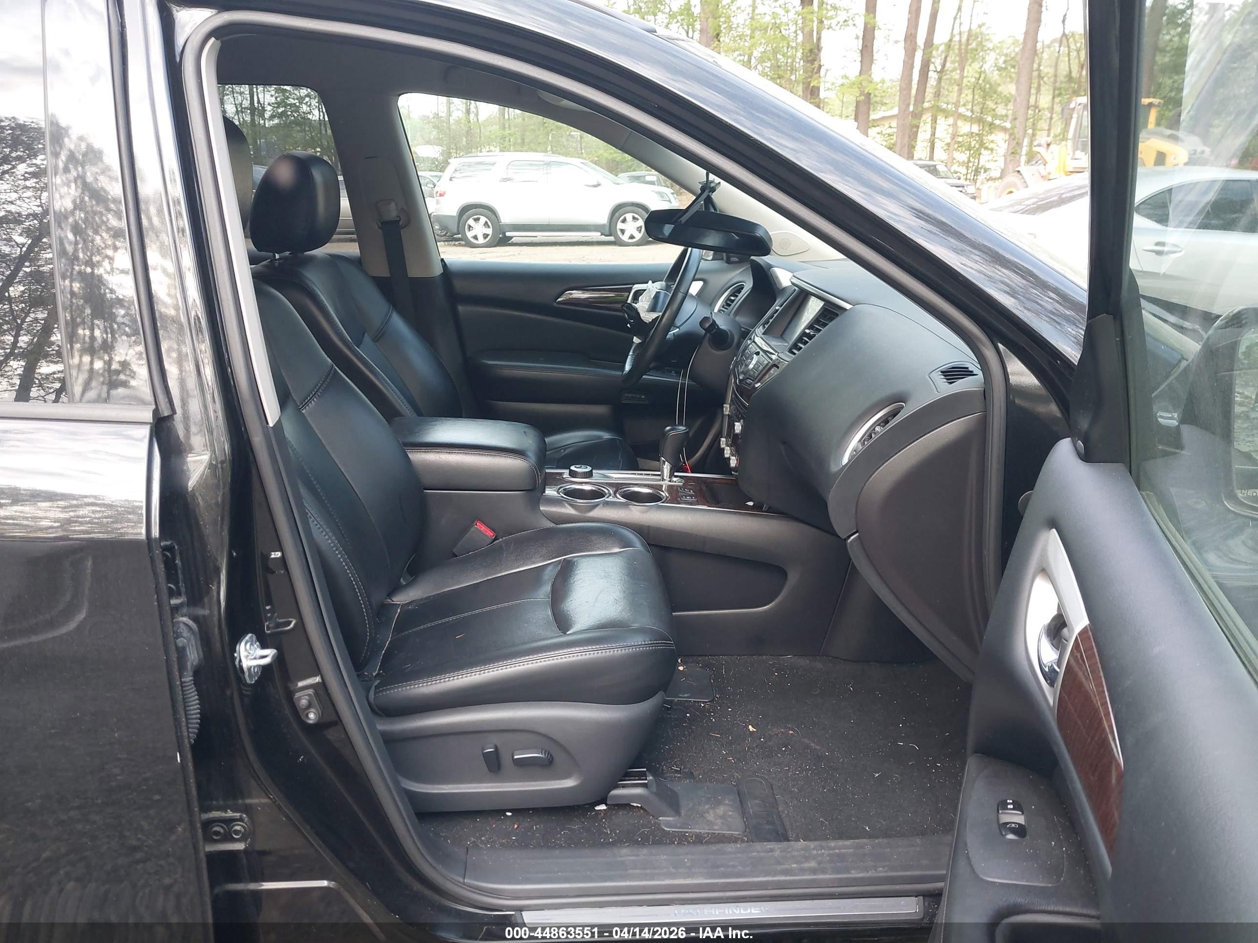 NISSAN PATHFINDER image 5
