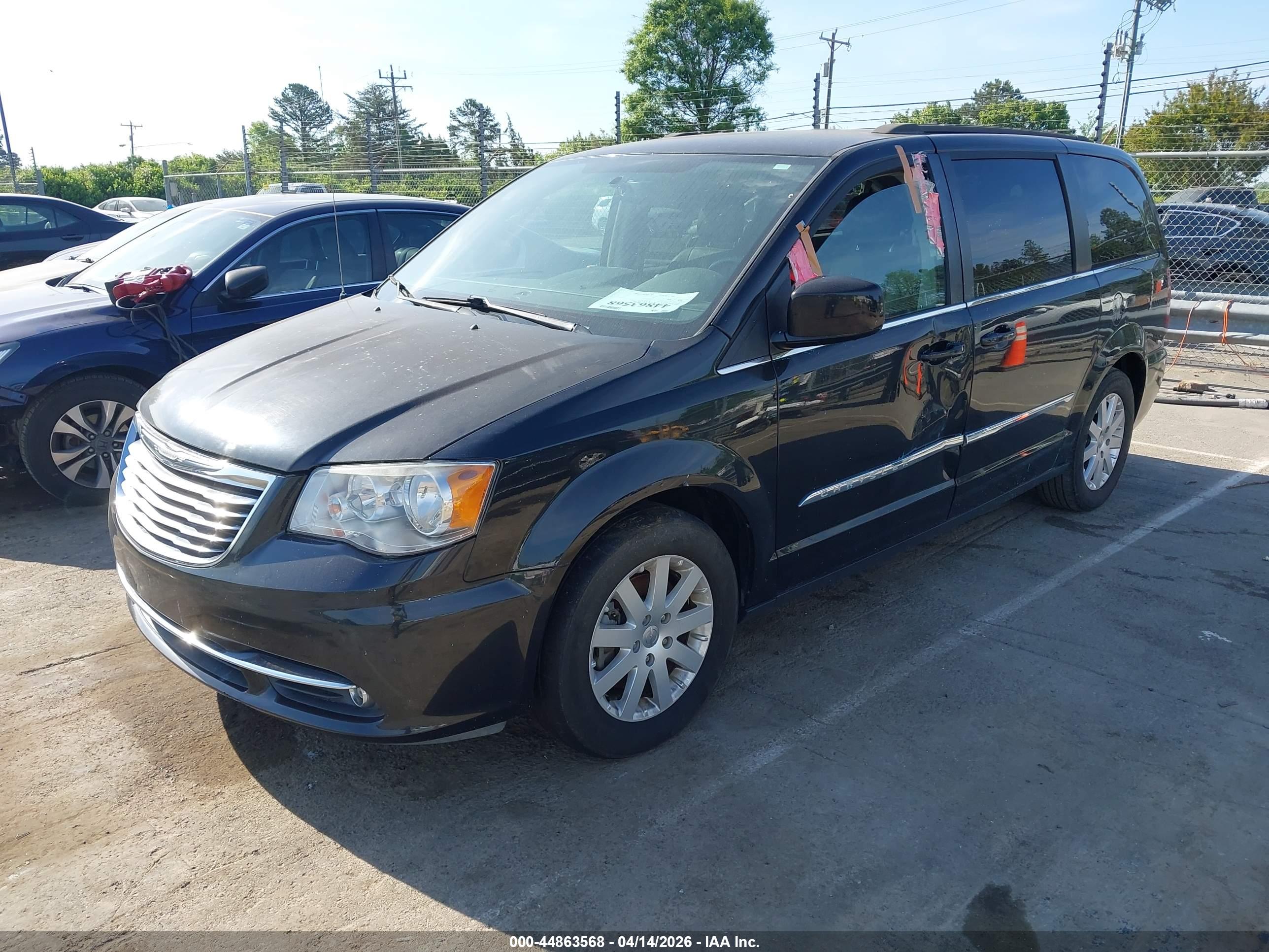 CHRYSLER TOWN image 2