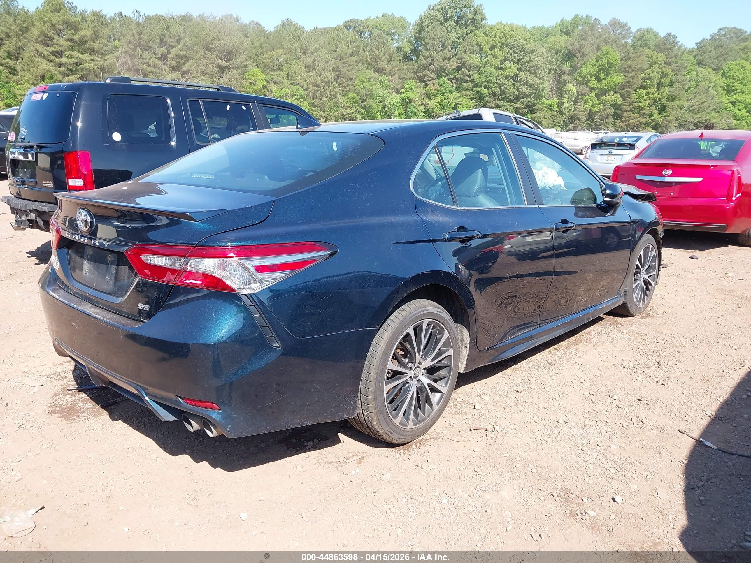 TOYOTA CAMRY image 4