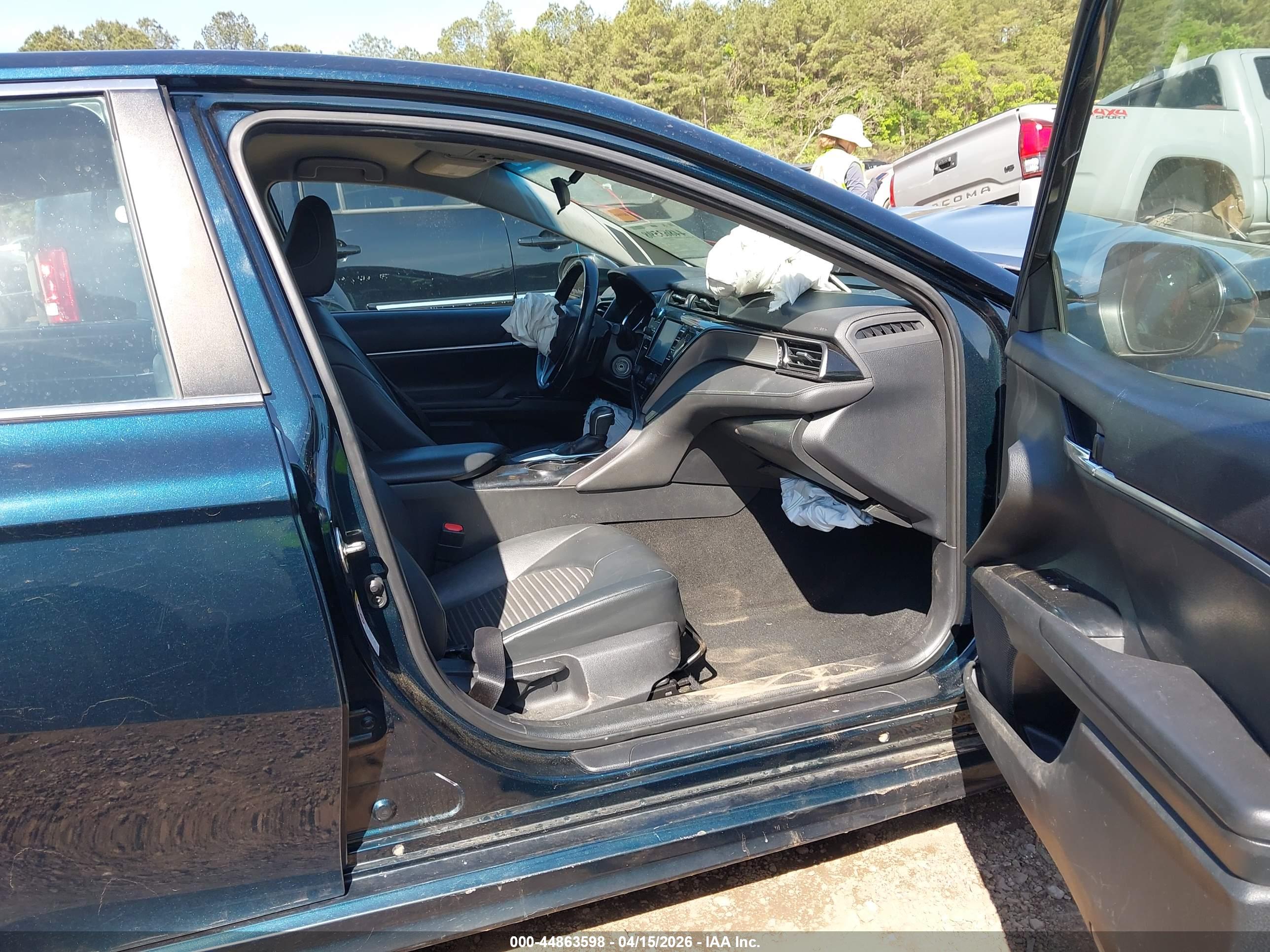 TOYOTA CAMRY image 5