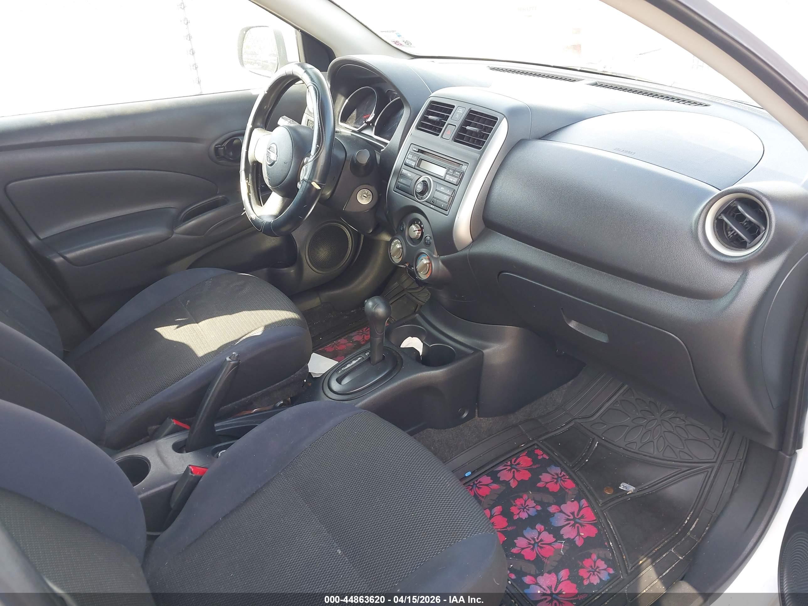 NISSAN VERSA image 5