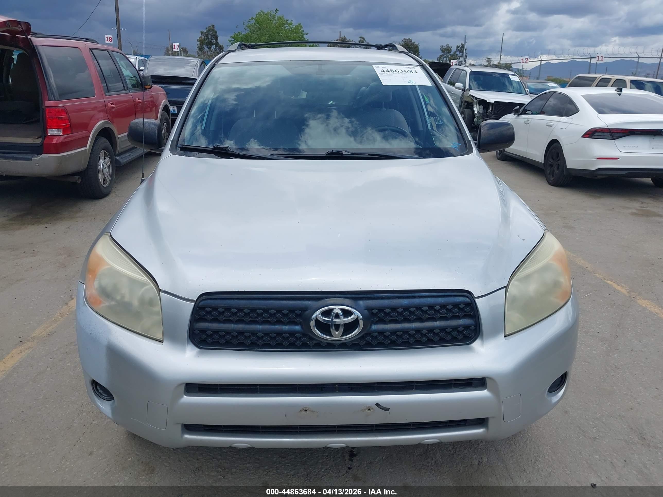 TOYOTA RAV4 image 6