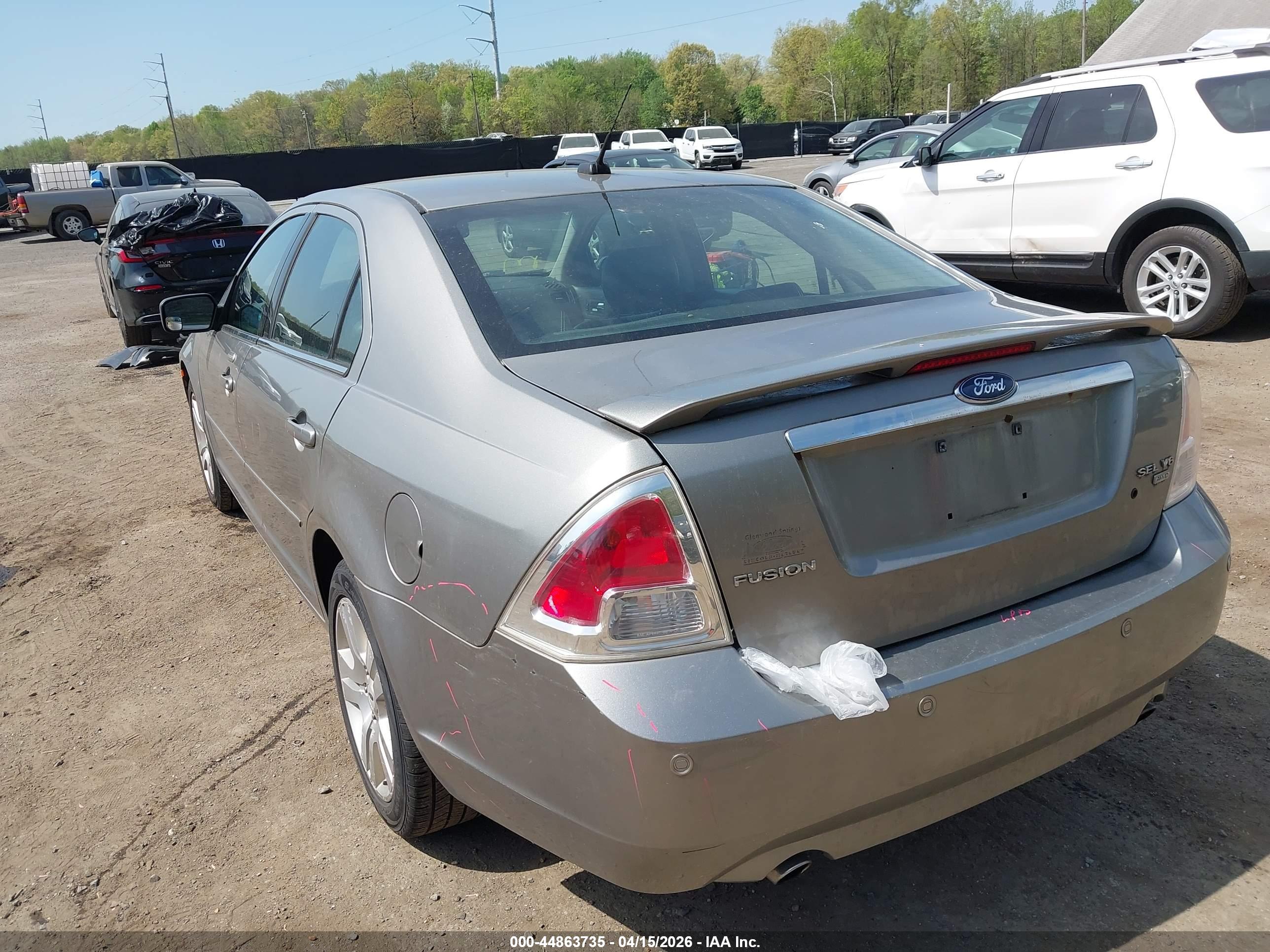FORD FUSION image 3