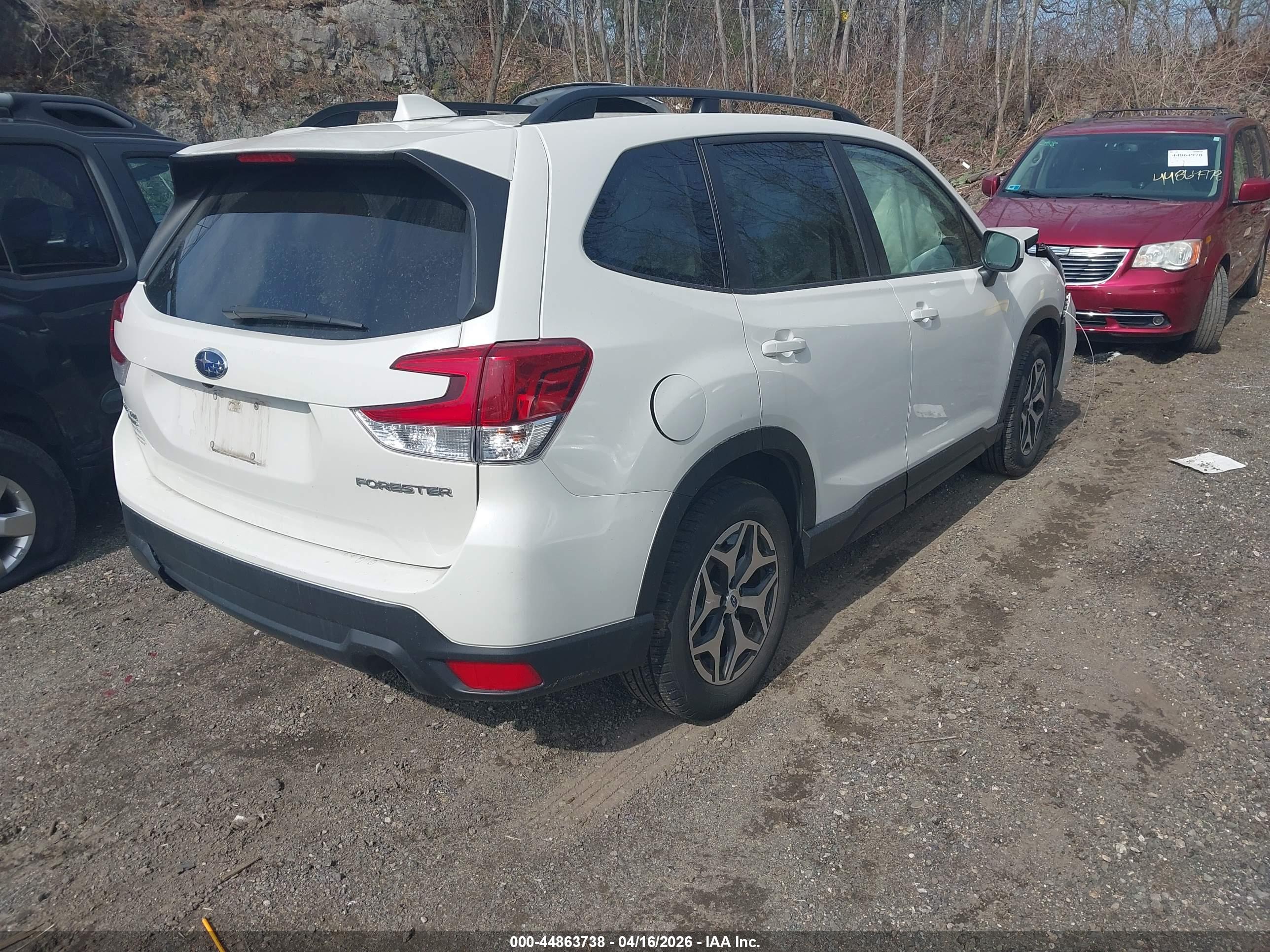 SUBARU FORESTER image 4